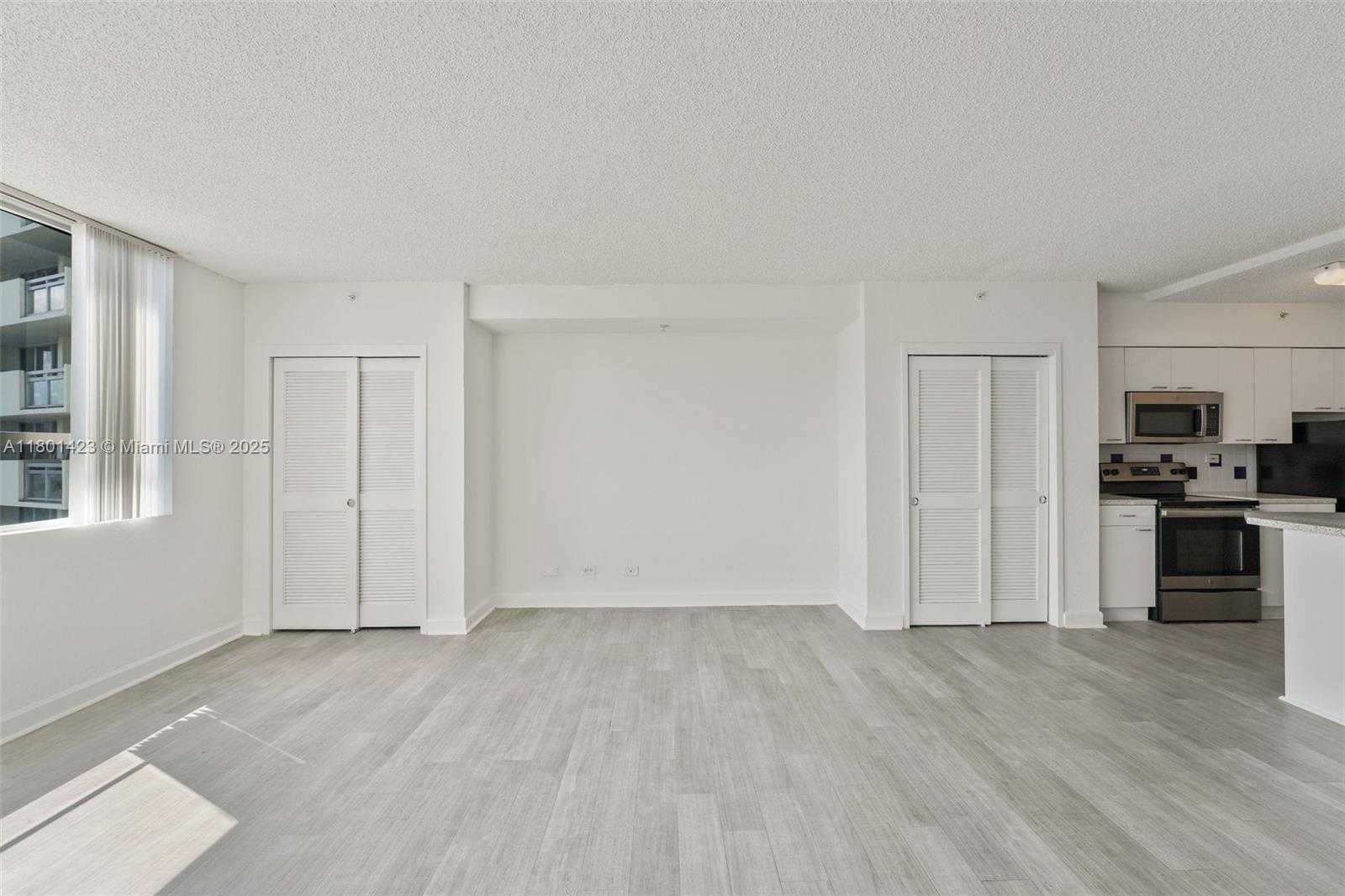 Small Image of 1500 BAY RD #S-1110, Miami Beach Number 12