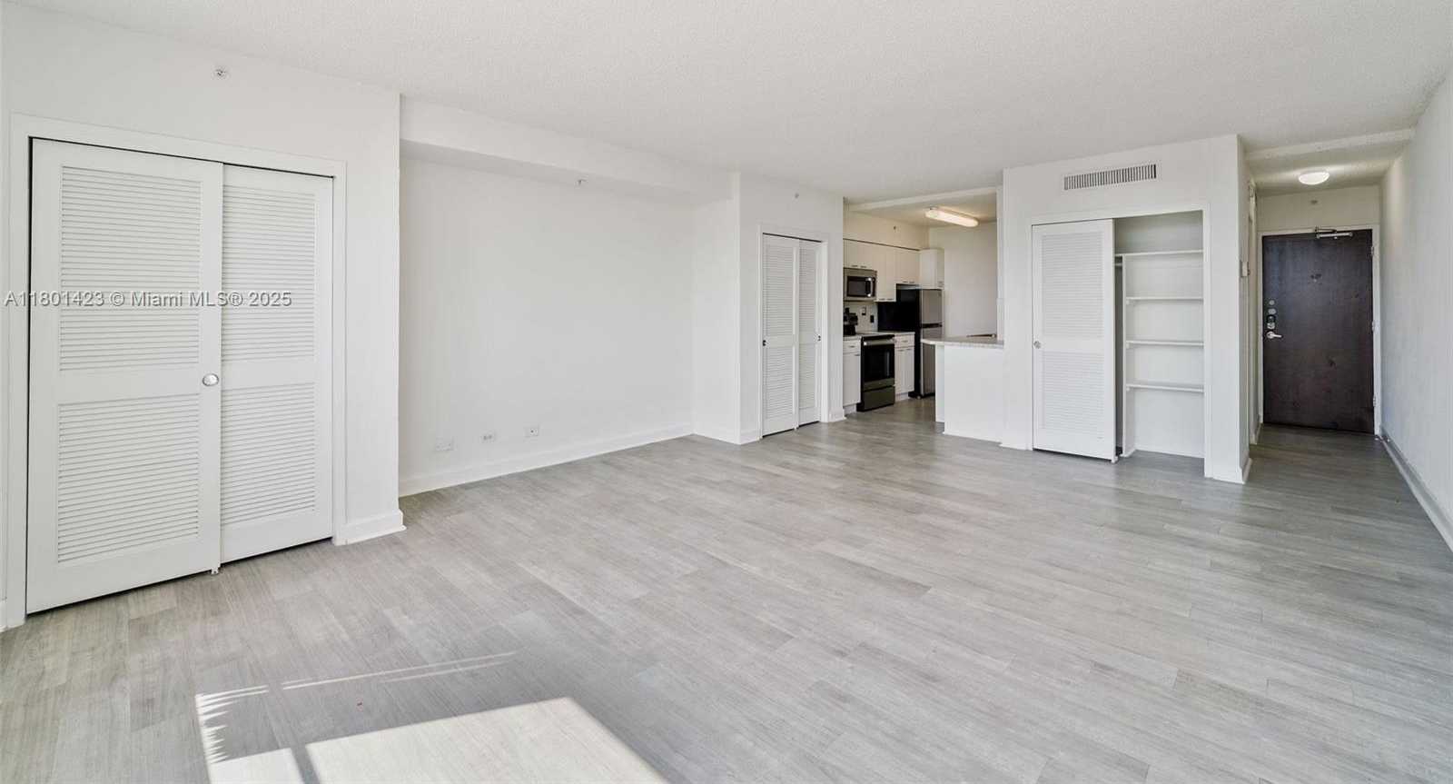 Small Image of 1500 BAY RD #S-1110, Miami Beach Number 13