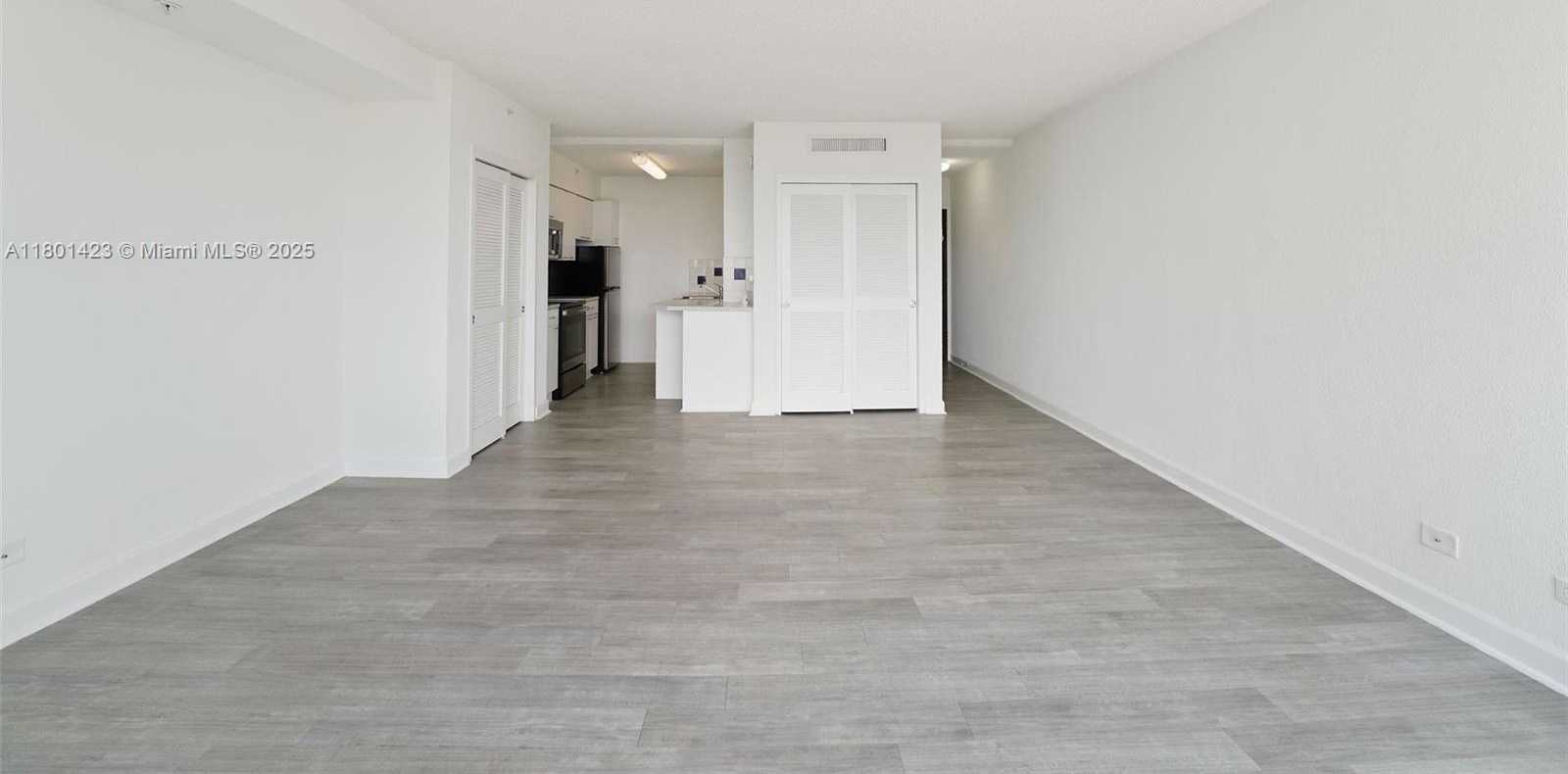 Small Image of 1500 BAY RD #S-1110, Miami Beach Number 14