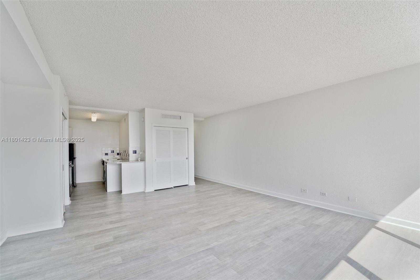 Small Image of 1500 BAY RD #S-1110, Miami Beach Number 15