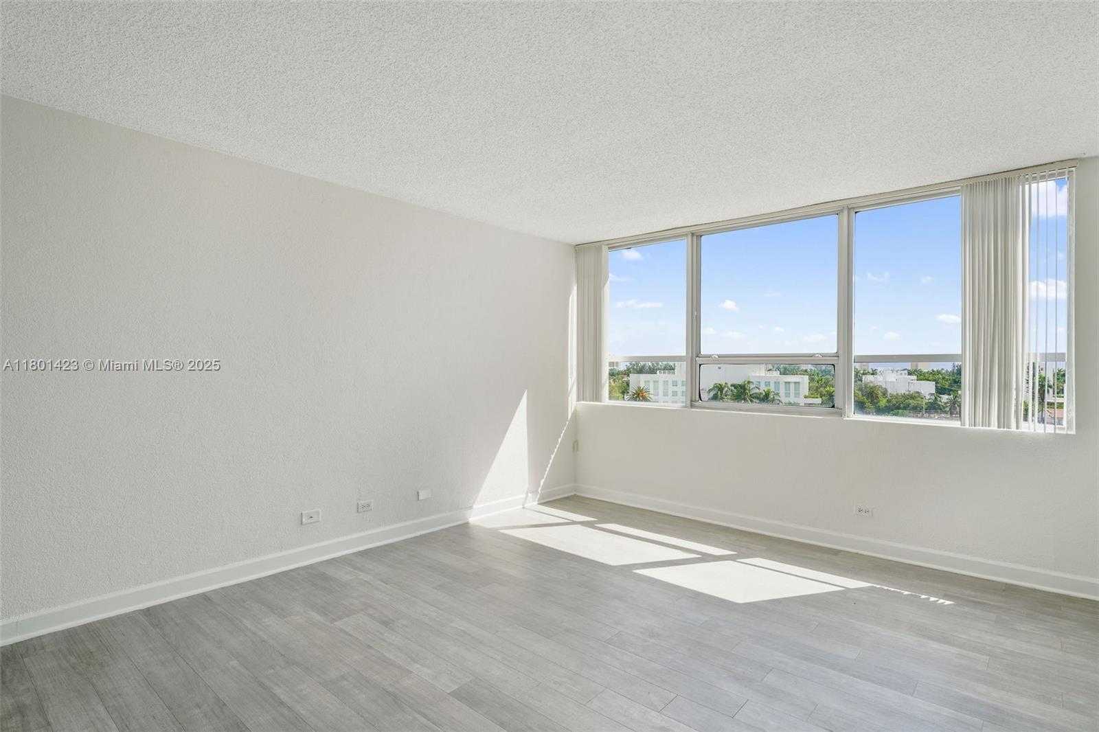 Small Image of 1500 BAY RD #S-1110, Miami Beach Number 17