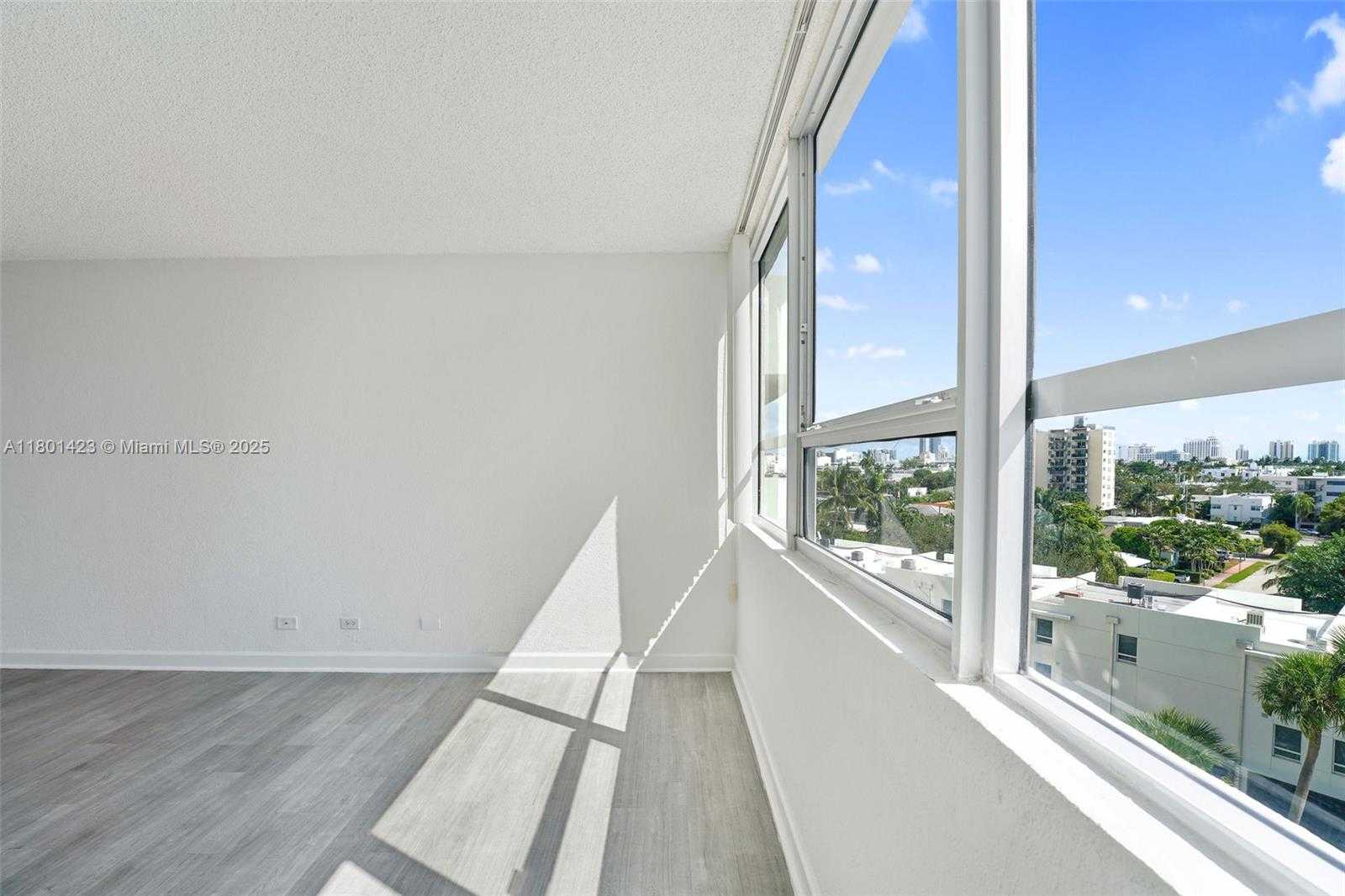 Small Image of 1500 BAY RD #S-1110, Miami Beach Number 18