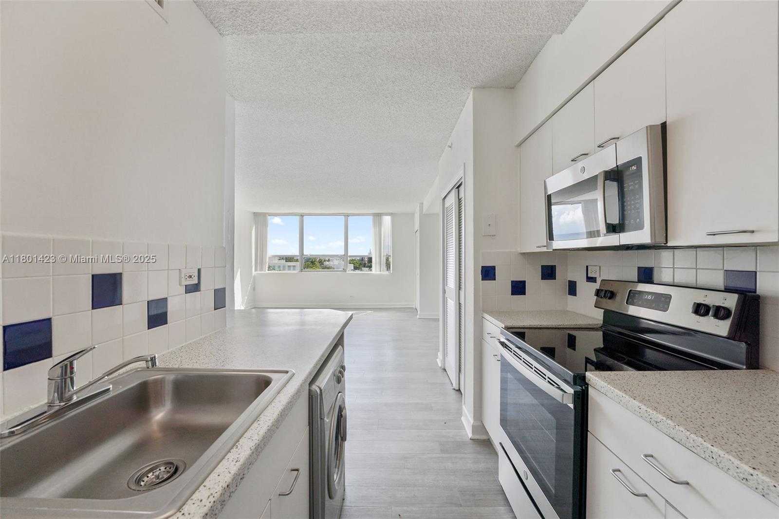 Small Image of 1500 BAY RD #S-1110, Miami Beach Number 6