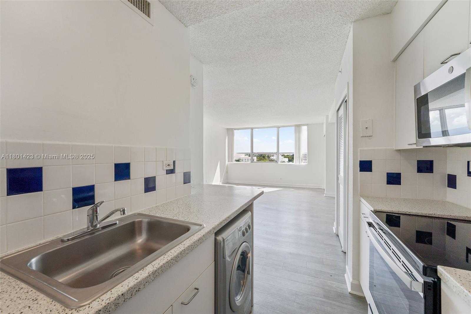 Small Image of 1500 BAY RD #S-1110, Miami Beach Number 8