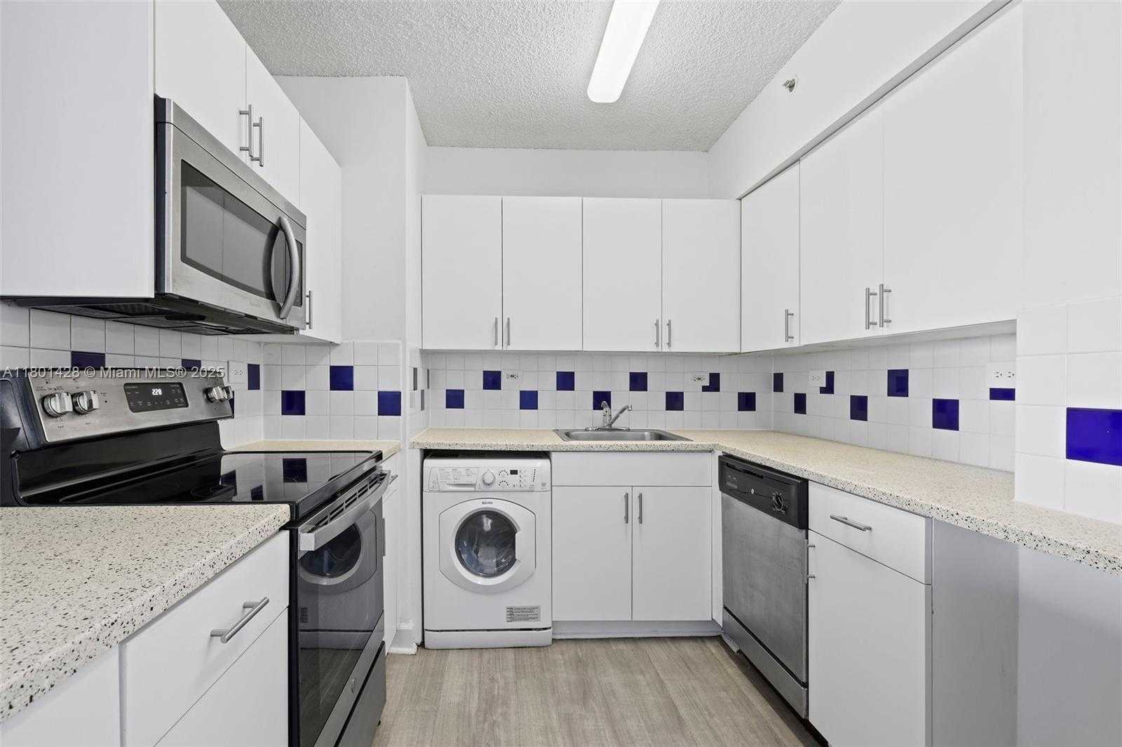 Small Image of 1500 BAY RD #S-0302, Miami Beach Number 10