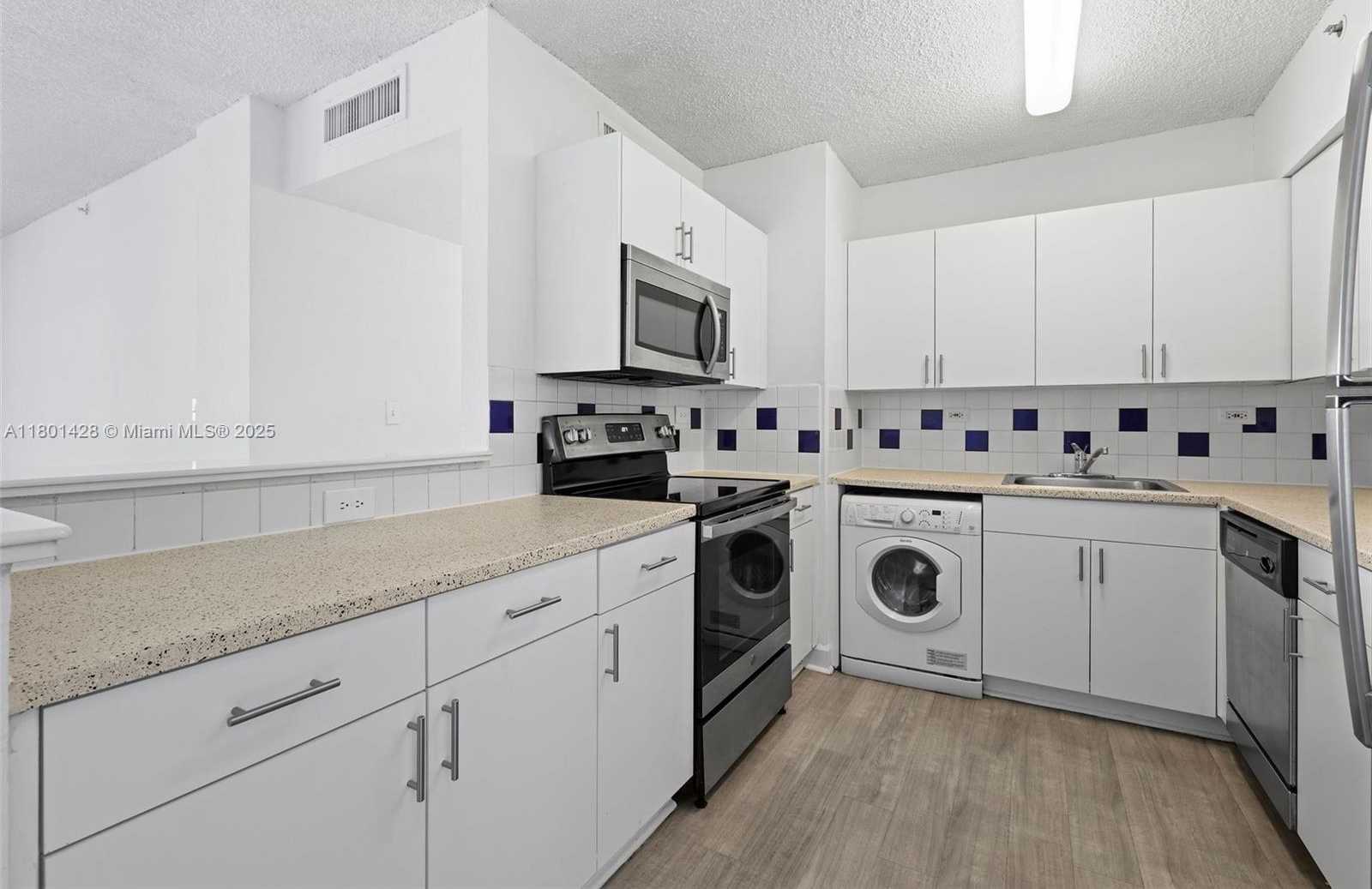 Small Image of 1500 BAY RD #S-0302, Miami Beach Number 11