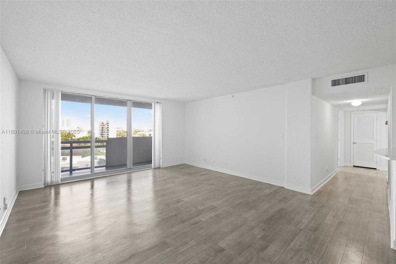 Small Image of 1500 BAY RD #S-0302, Miami Beach Number 14