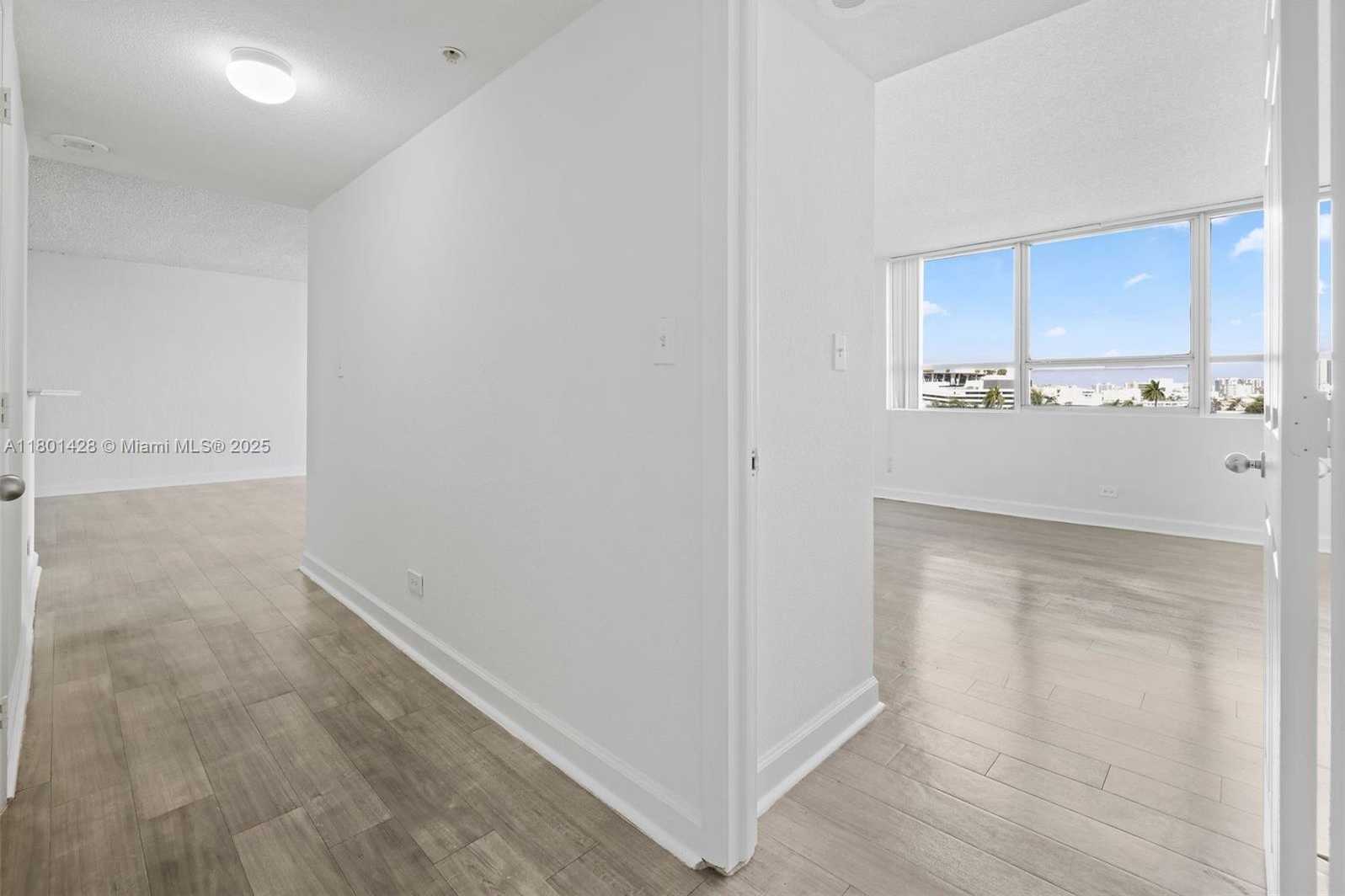 Small Image of 1500 BAY RD #S-0302, Miami Beach Number 21