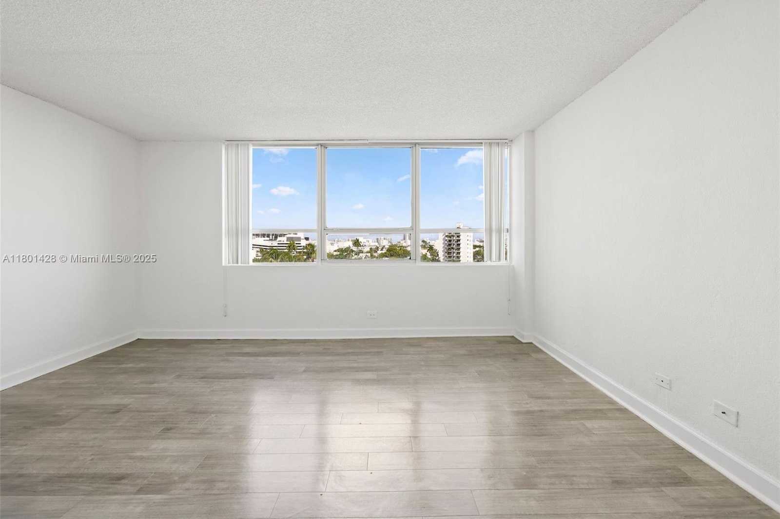Small Image of 1500 BAY RD #S-0302, Miami Beach Number 22