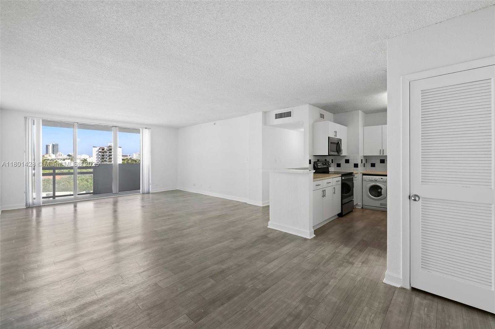 Small Image of 1500 BAY RD #S-0302, Miami Beach Number 6