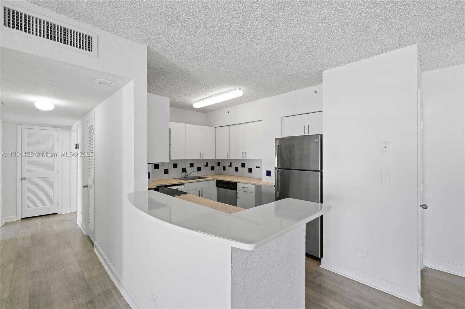 Small Image of 1500 BAY RD #S-0302, Miami Beach Number 7
