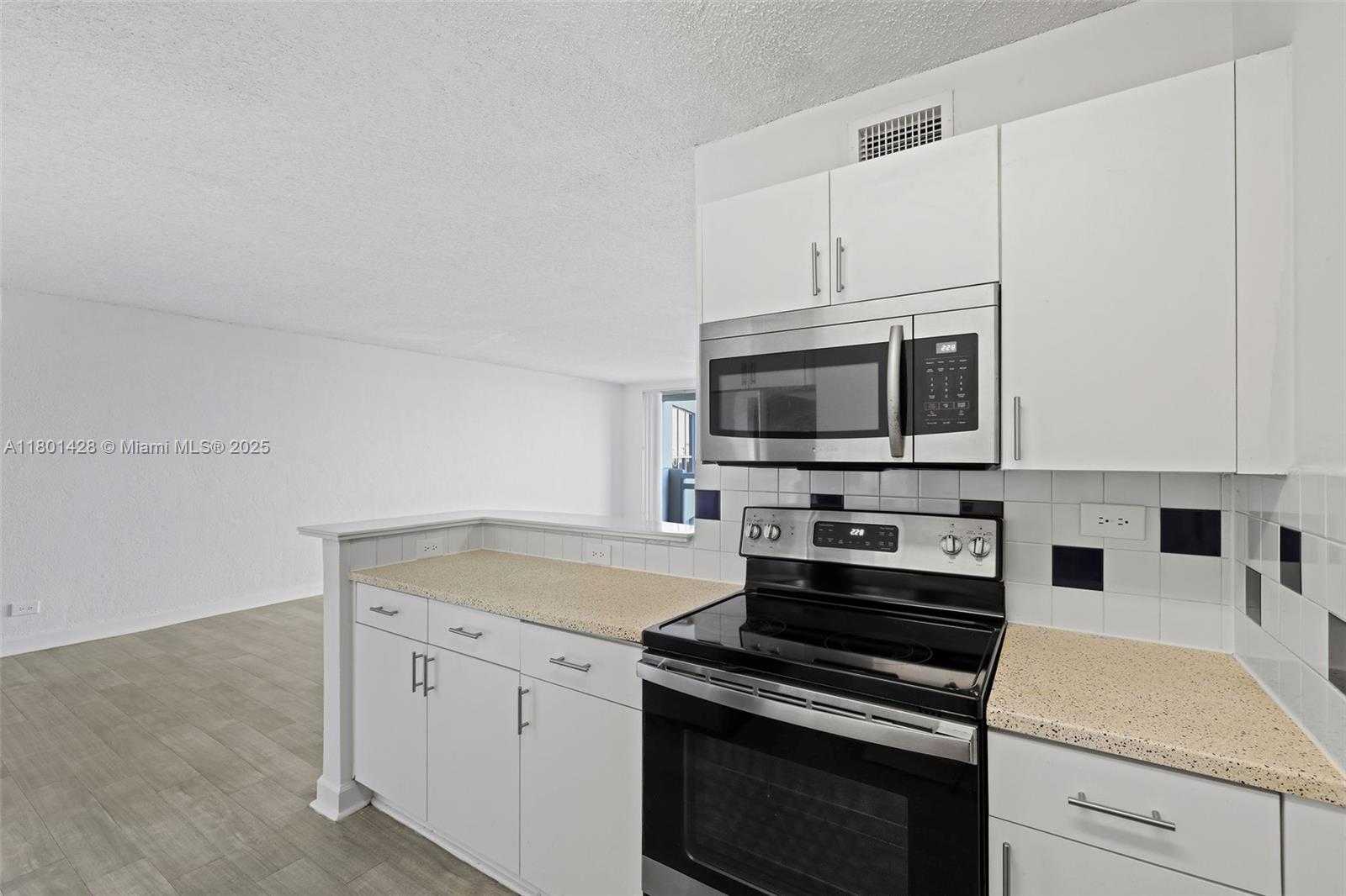 Small Image of 1500 BAY RD #S-0302, Miami Beach Number 8