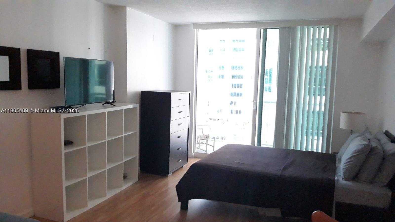 Small Image of 1200 BRICKELL BAY DR #2716, Miami Number 2