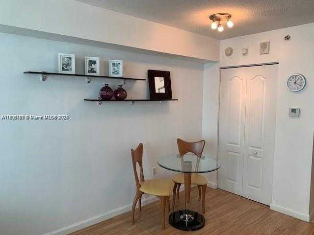 Small Image of 1200 BRICKELL BAY DR #2716, Miami Number 4