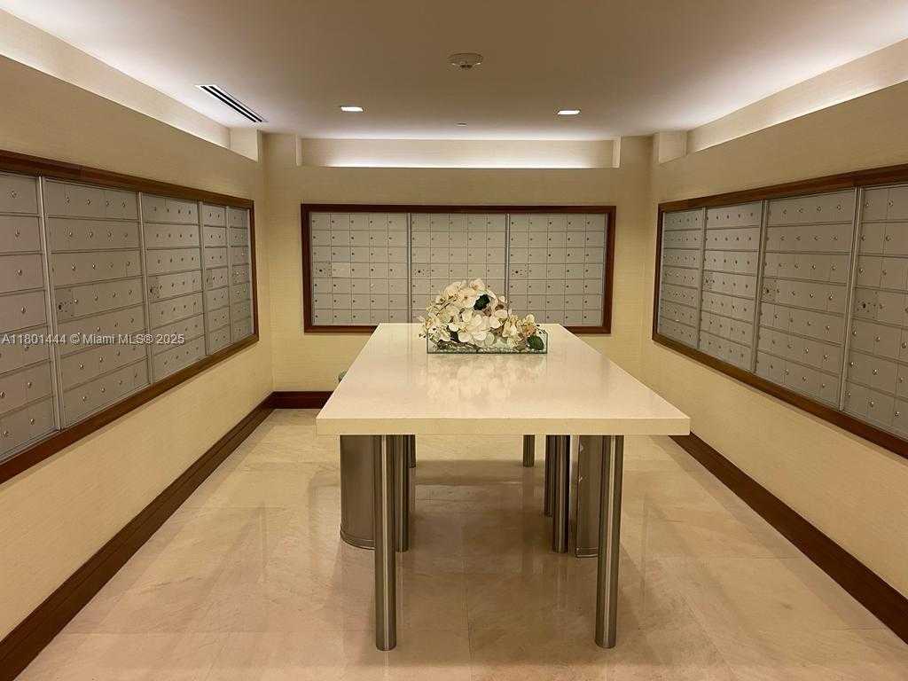 Small Image of 1060 BRICKELL AVE #1609, Miami Number 23