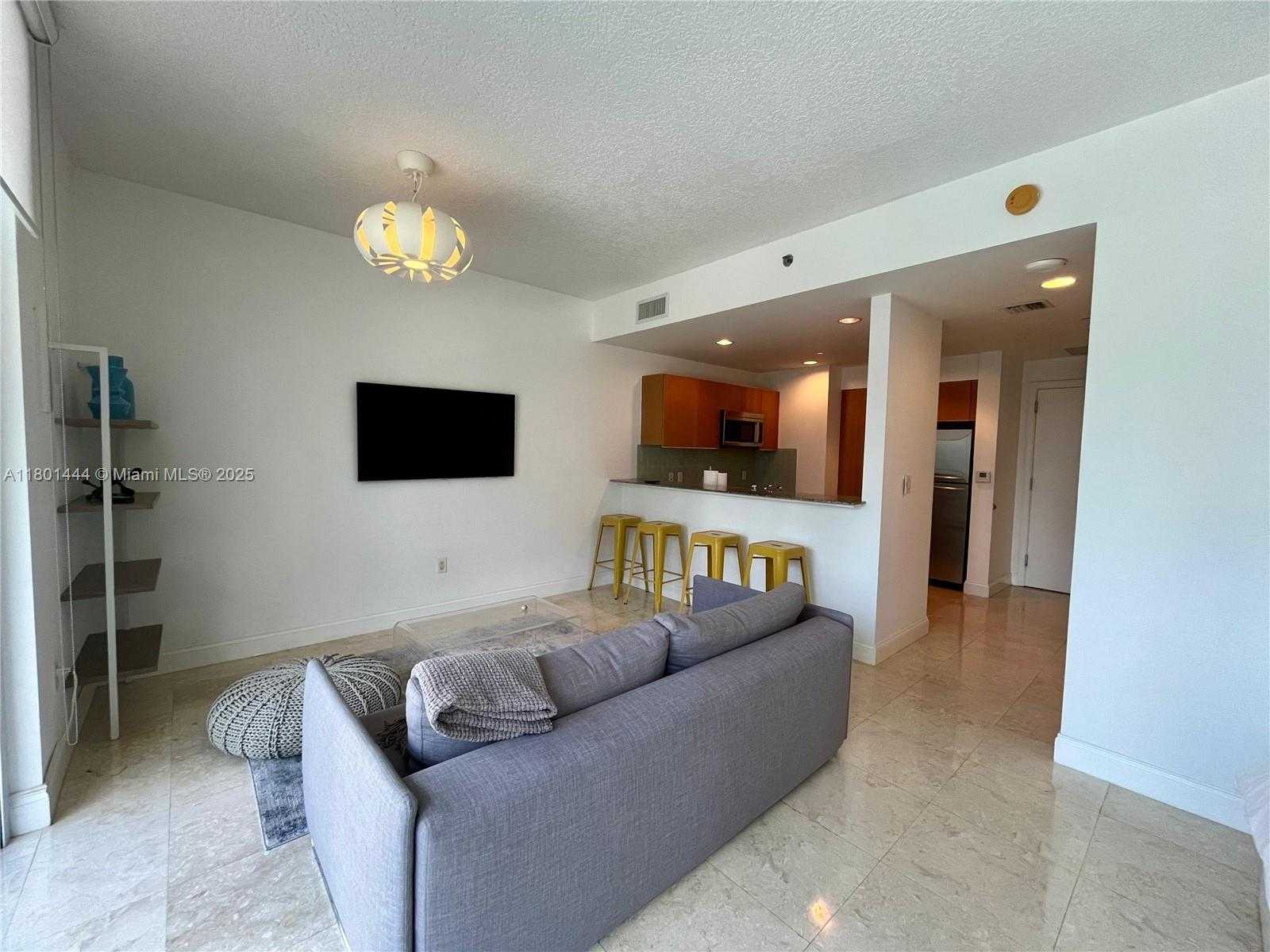 Small Image of 1060 BRICKELL AVE #1609, Miami Number 4