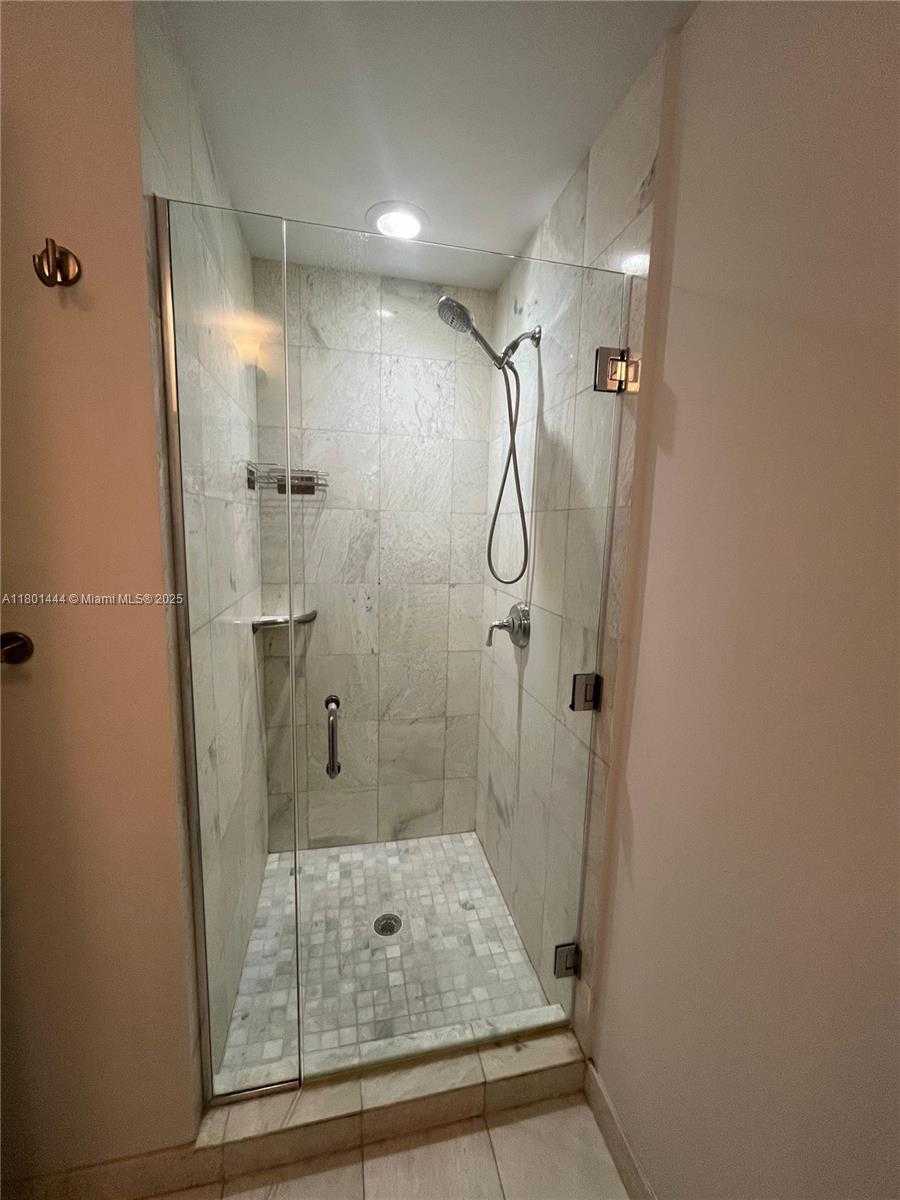 Small Image of 1060 BRICKELL AVE #1609, Miami Number 9