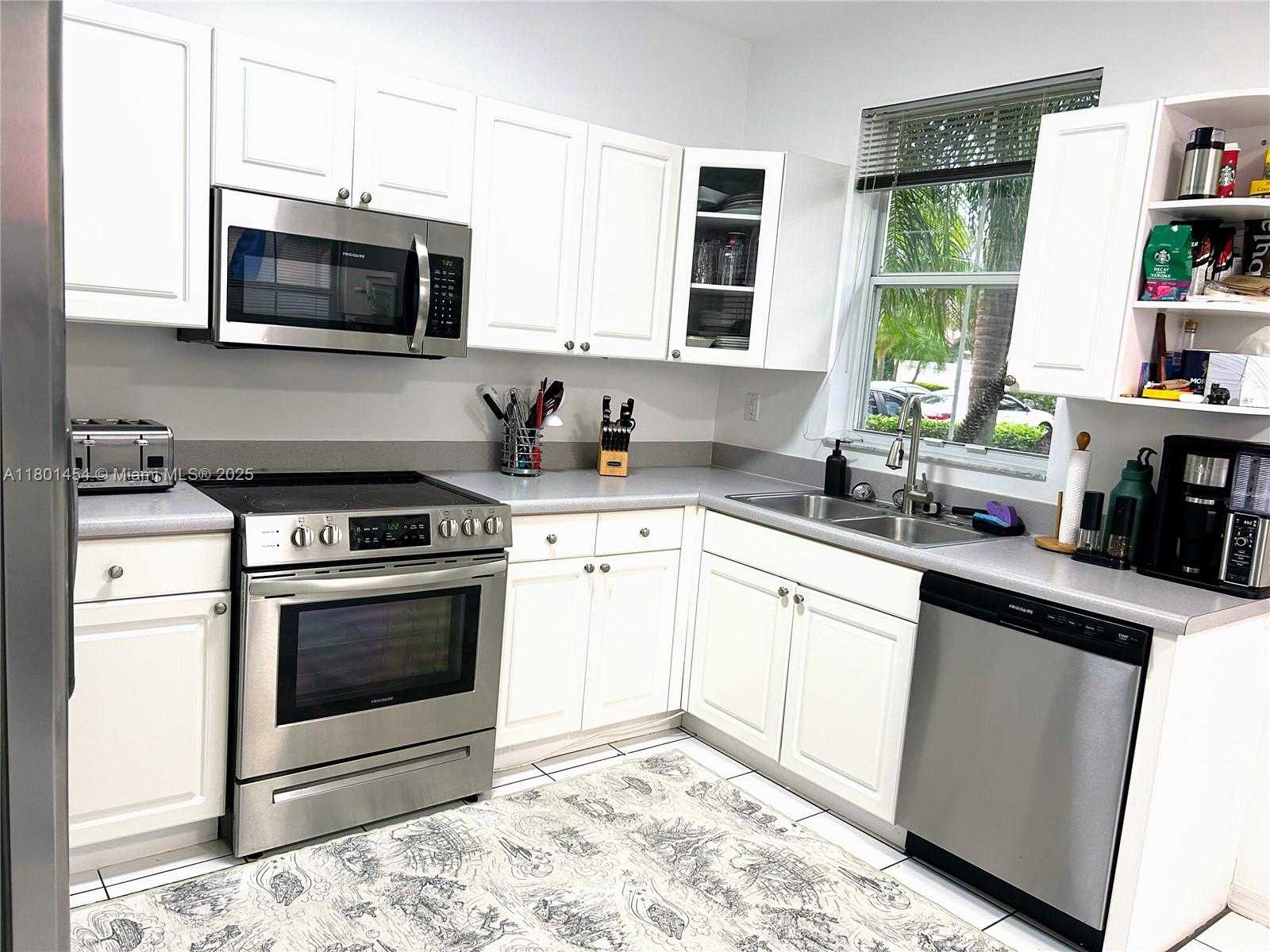 Small Image of 1120 CANELLA LN, Hollywood Number 18
