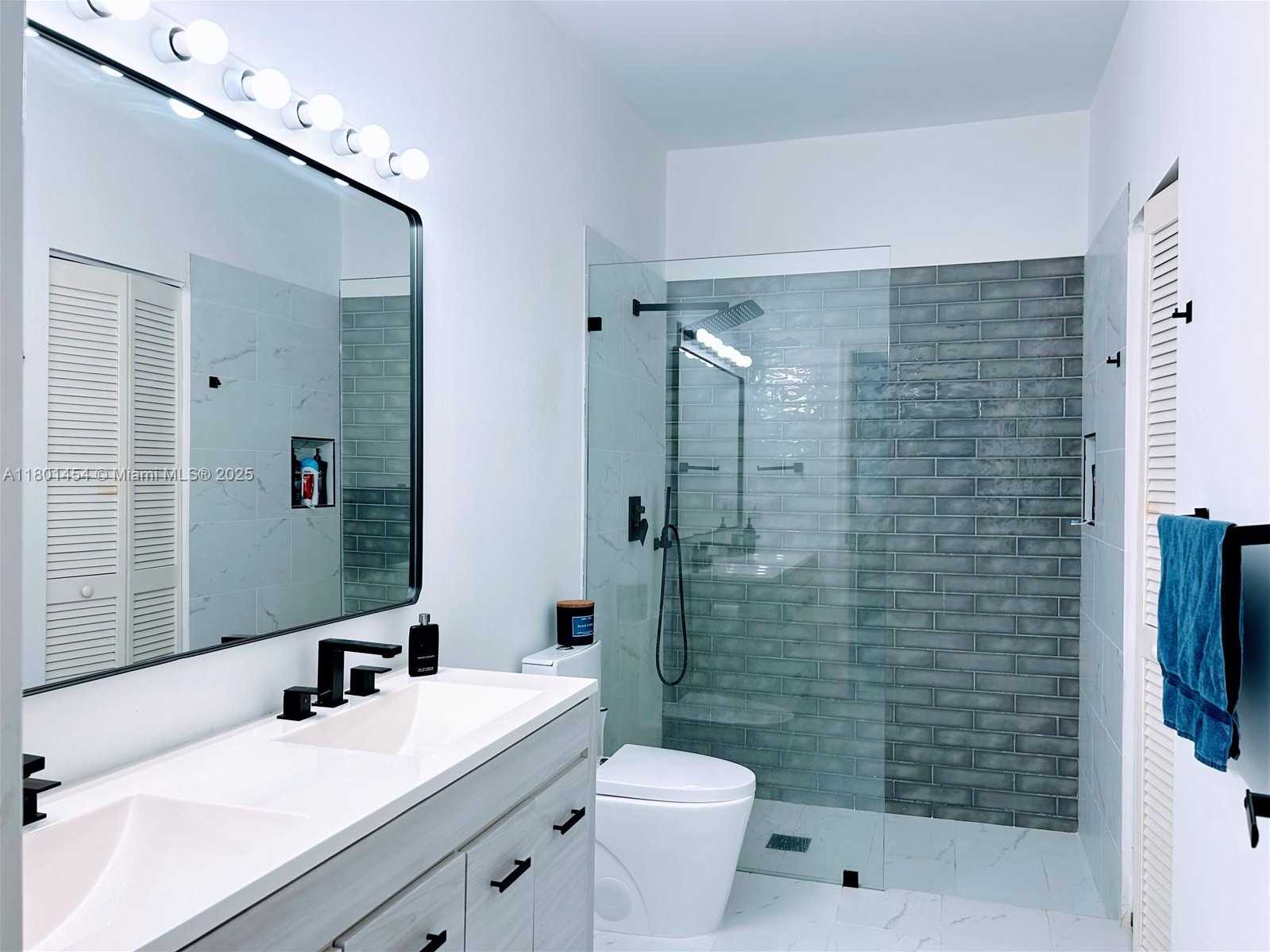 Small Image of 1120 CANELLA LN, Hollywood Number 20