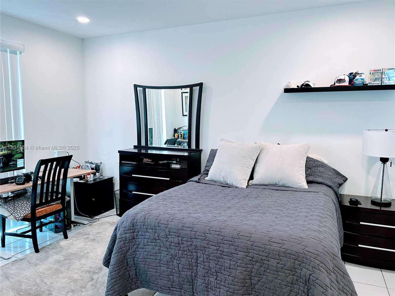 Small Image of 1120 CANELLA LN, Hollywood Number 22