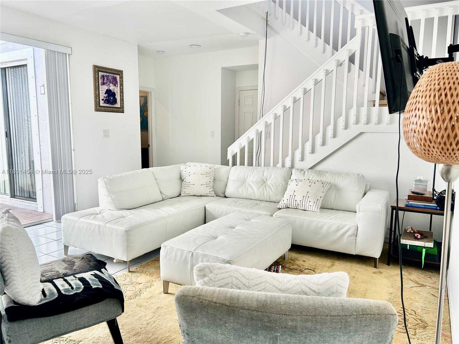 Small Image of 1120 CANELLA LN, Hollywood Number 31