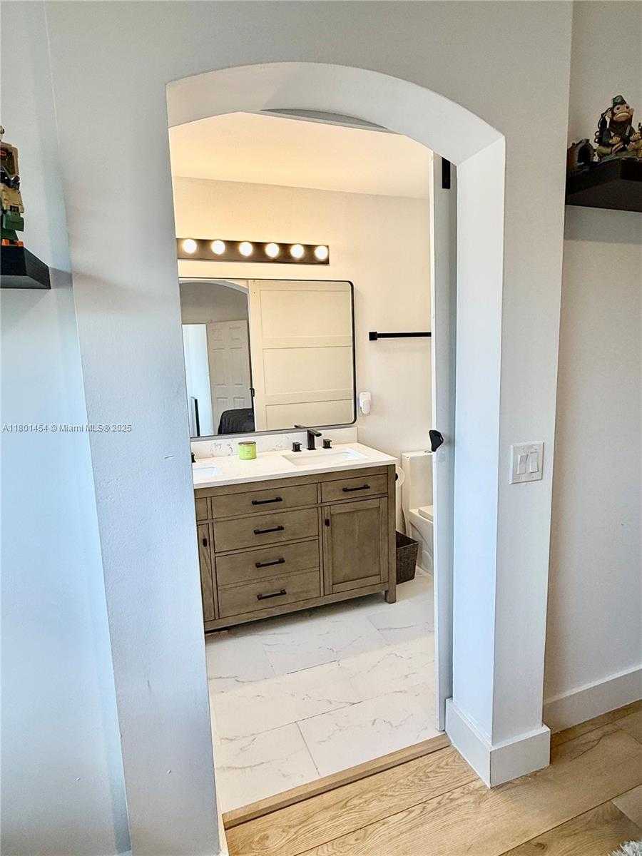 Small Image of 1120 CANELLA LN, Hollywood Number 33