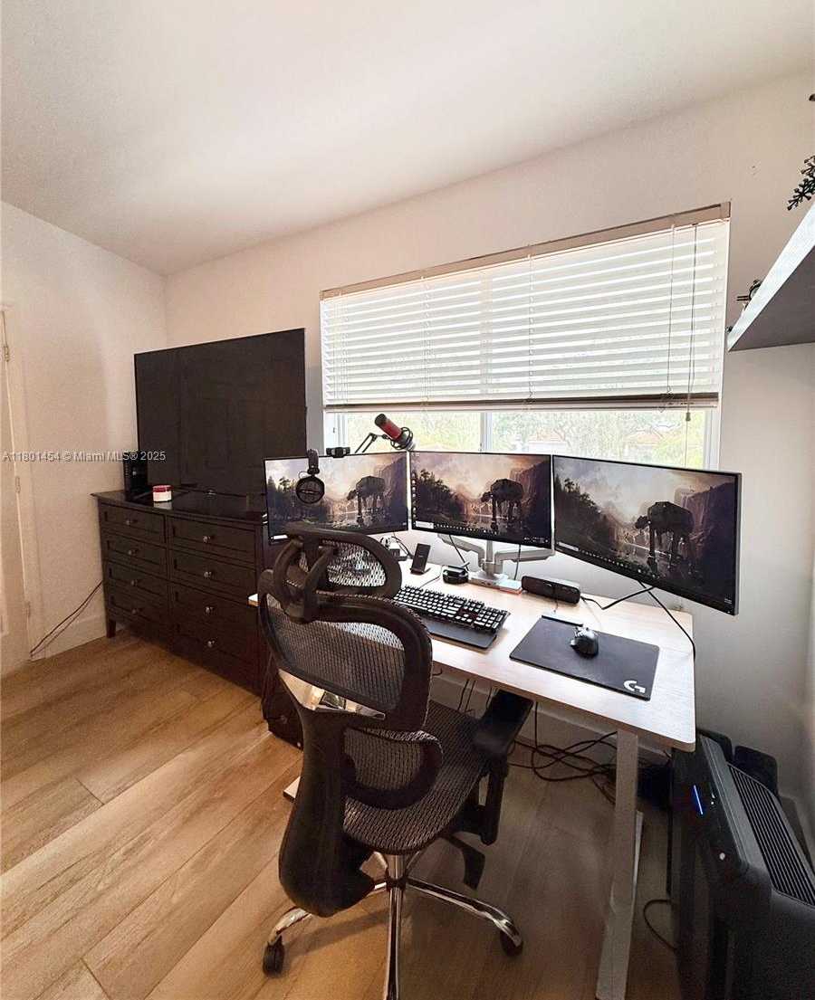 Small Image of 1120 CANELLA LN, Hollywood Number 47