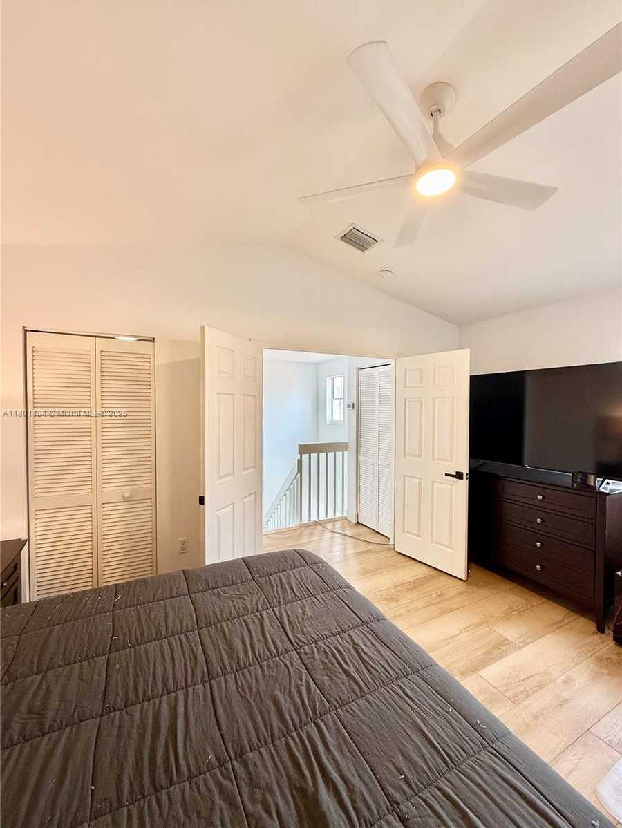 Small Image of 1120 CANELLA LN, Hollywood Number 9