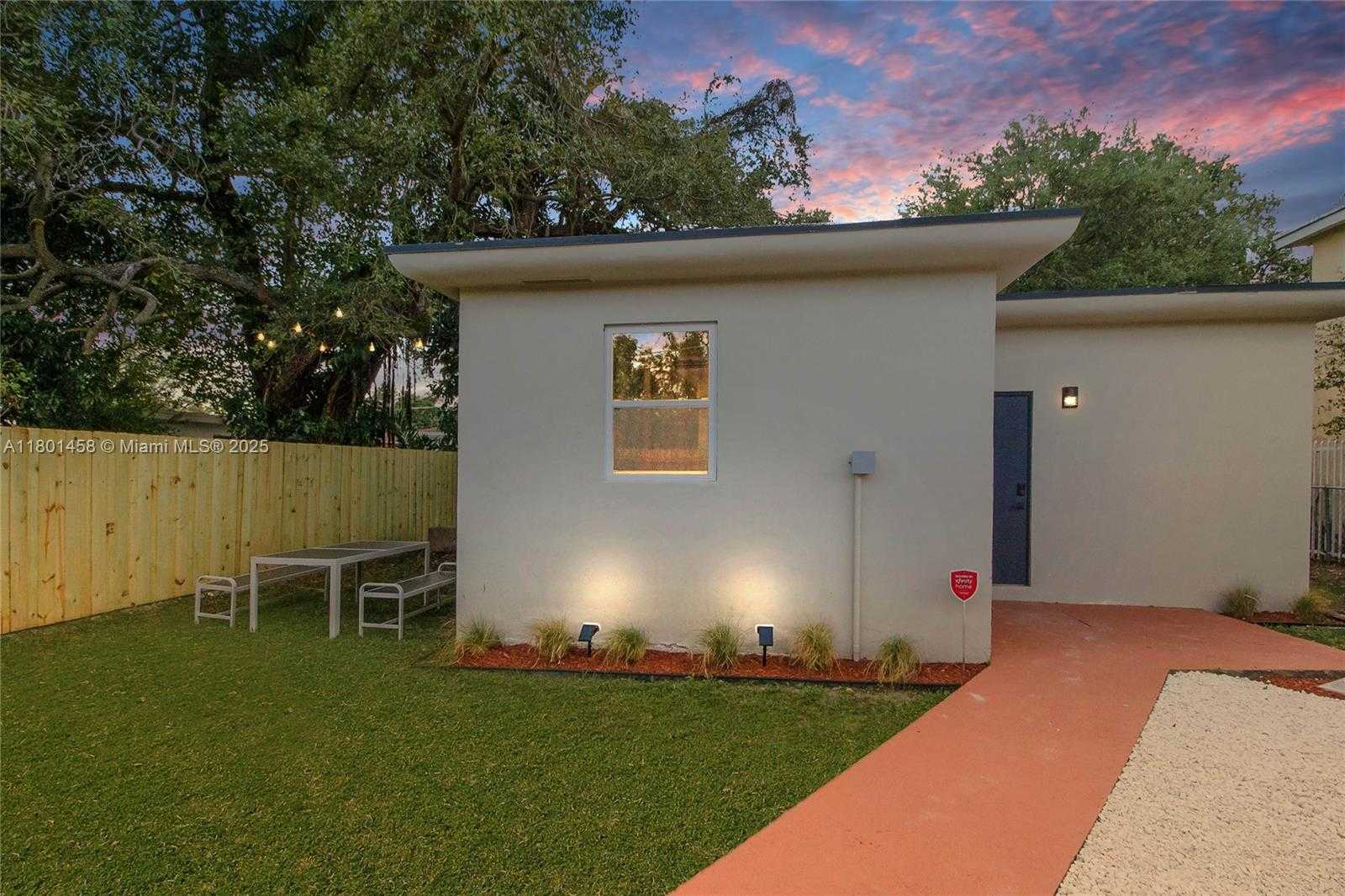 Small Image of 5530 NORTH WEST 5TH AVE, Miami Number 3