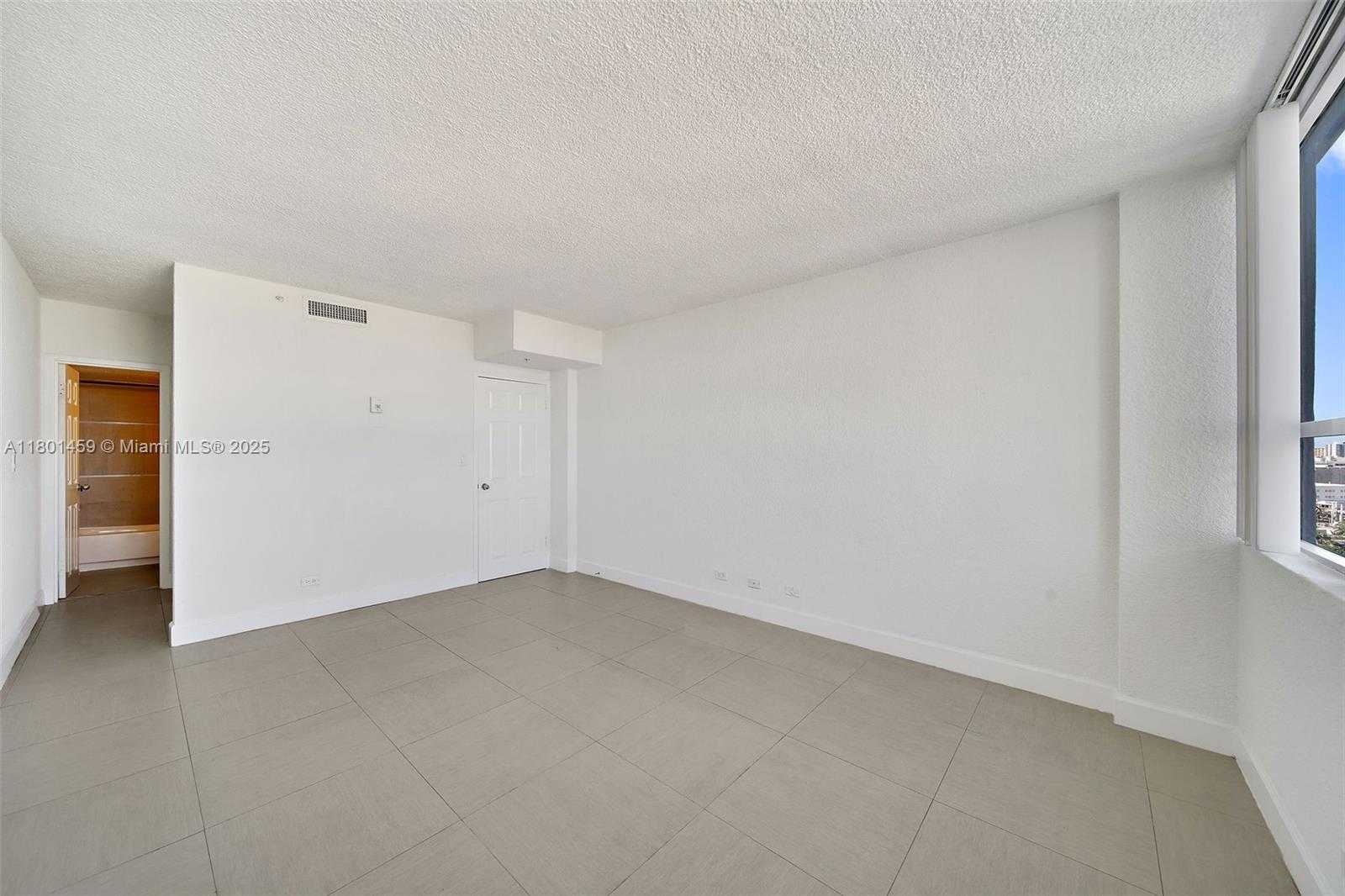 Small Image of 1500 BAY RD #S-0270, Miami Beach Number 24