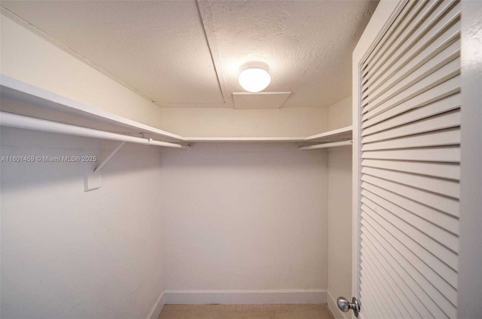 Small Image of 1500 BAY RD #S-0270, Miami Beach Number 31