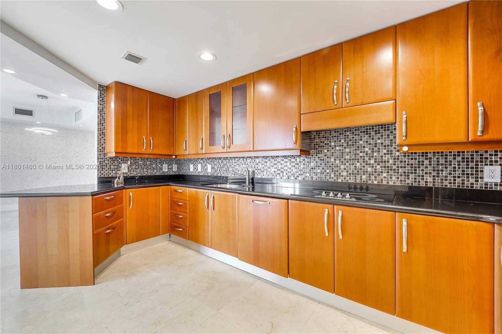 Small Image of 19400 TURNBERRY WAY #321, Aventura Number 10