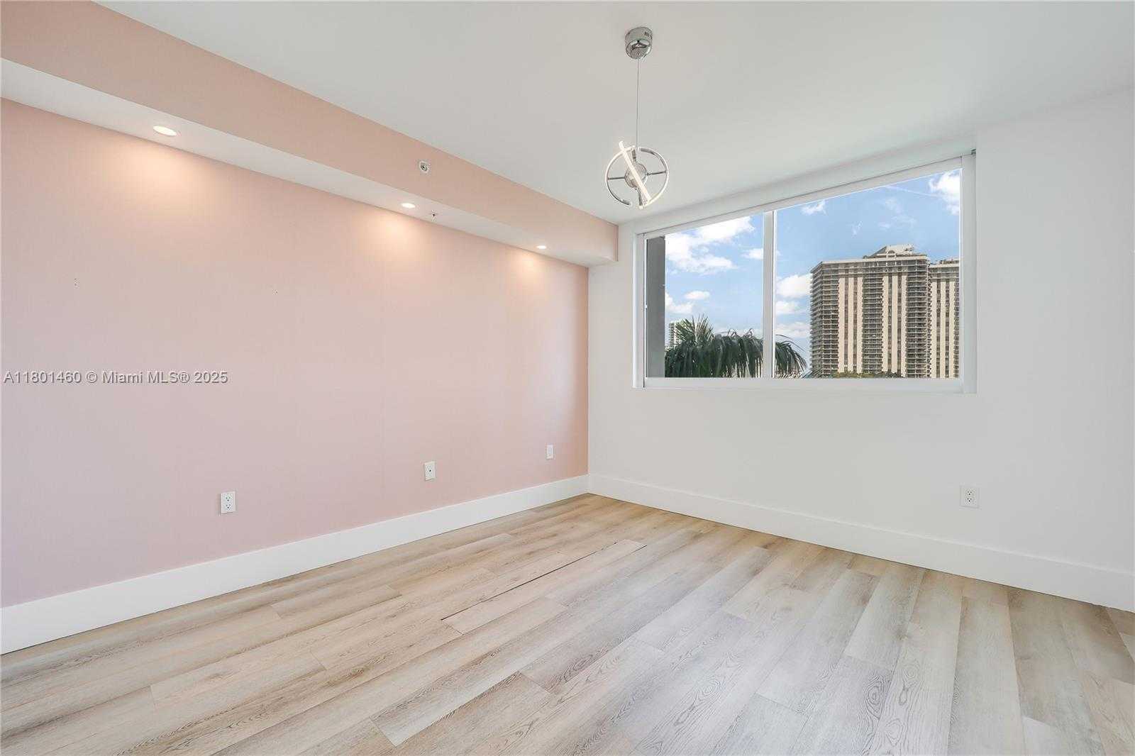Small Image of 19400 TURNBERRY WAY #321, Aventura Number 17