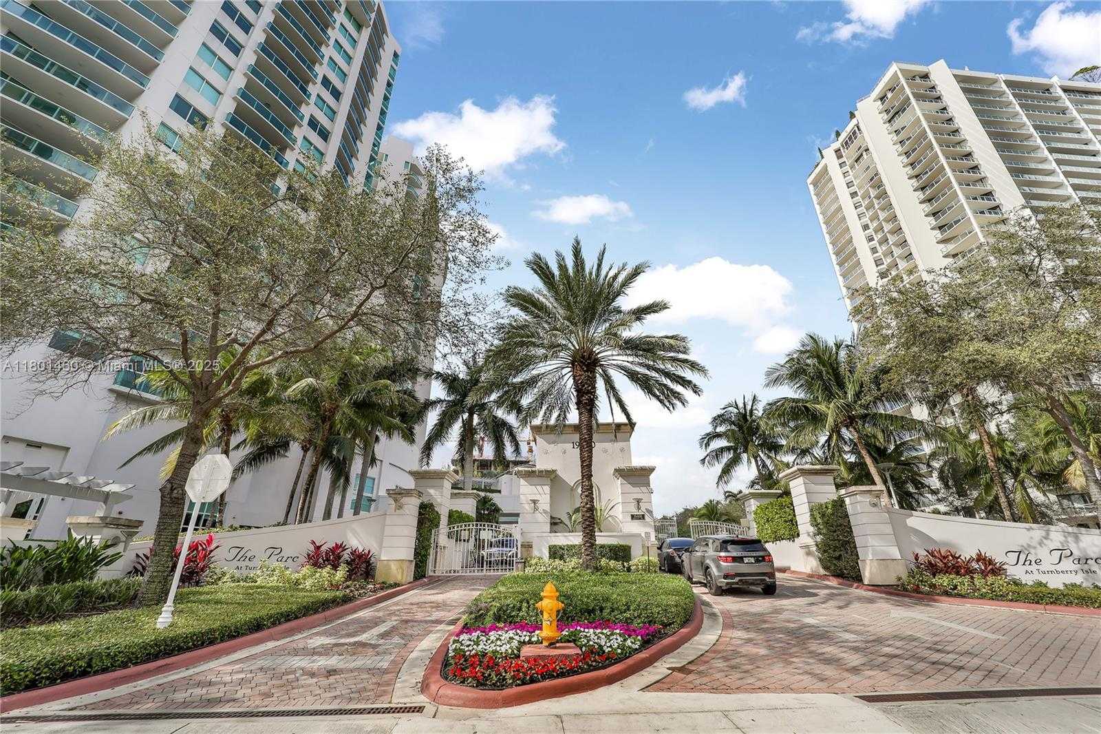 Small Image of 19400 TURNBERRY WAY #321, Aventura Number 2
