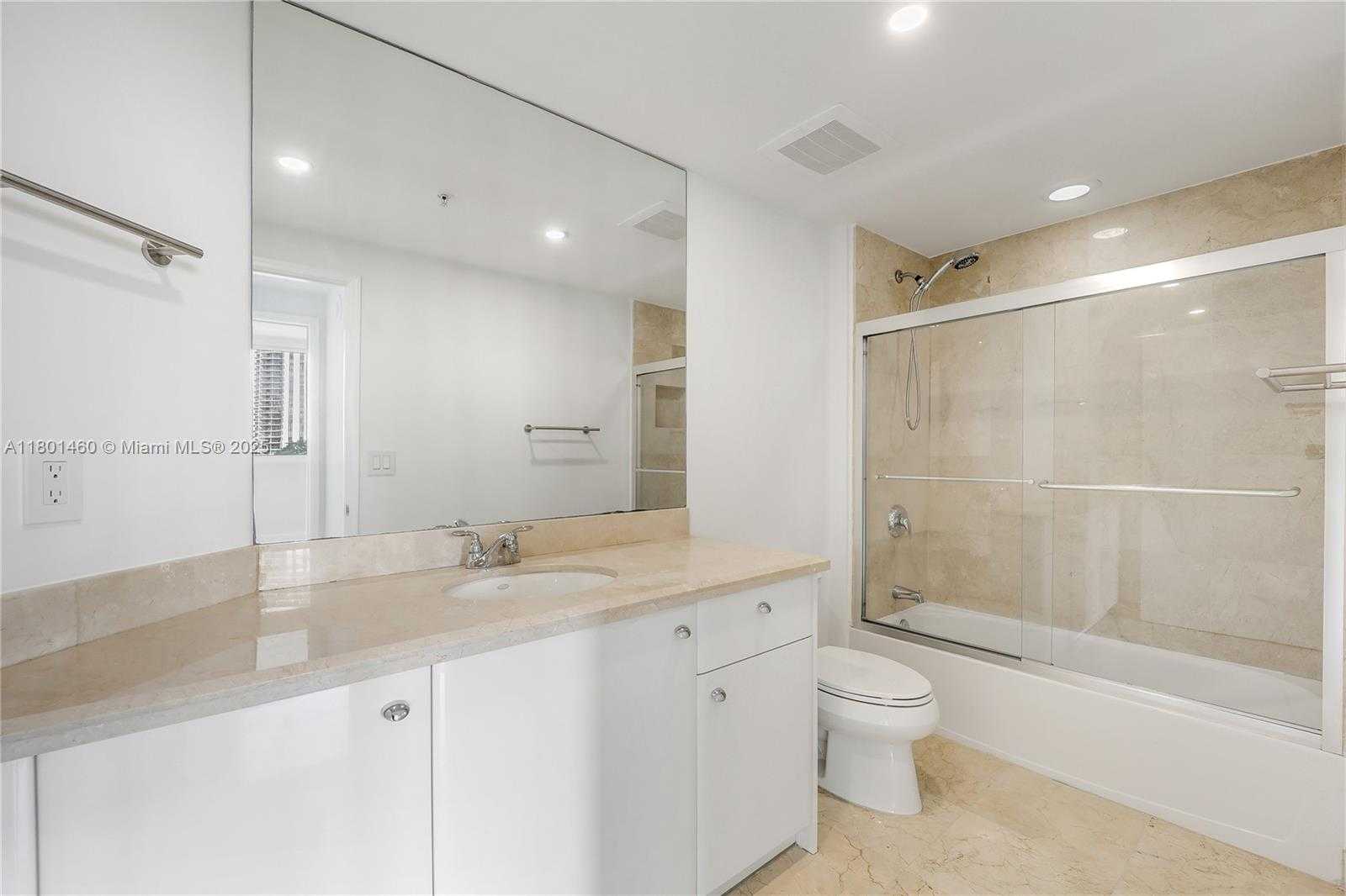 Small Image of 19400 TURNBERRY WAY #321, Aventura Number 20