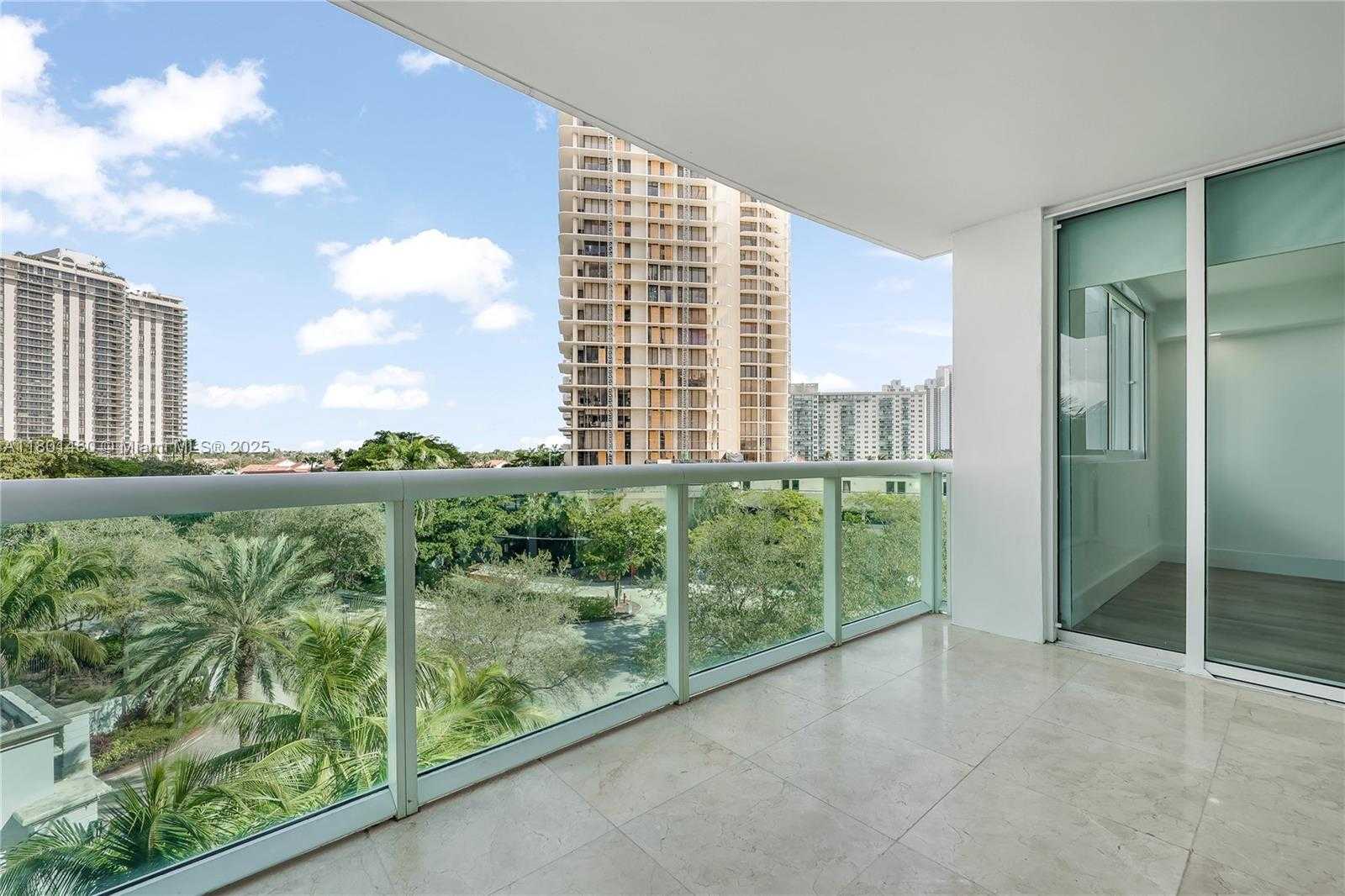 Small Image of 19400 TURNBERRY WAY #321, Aventura Number 22