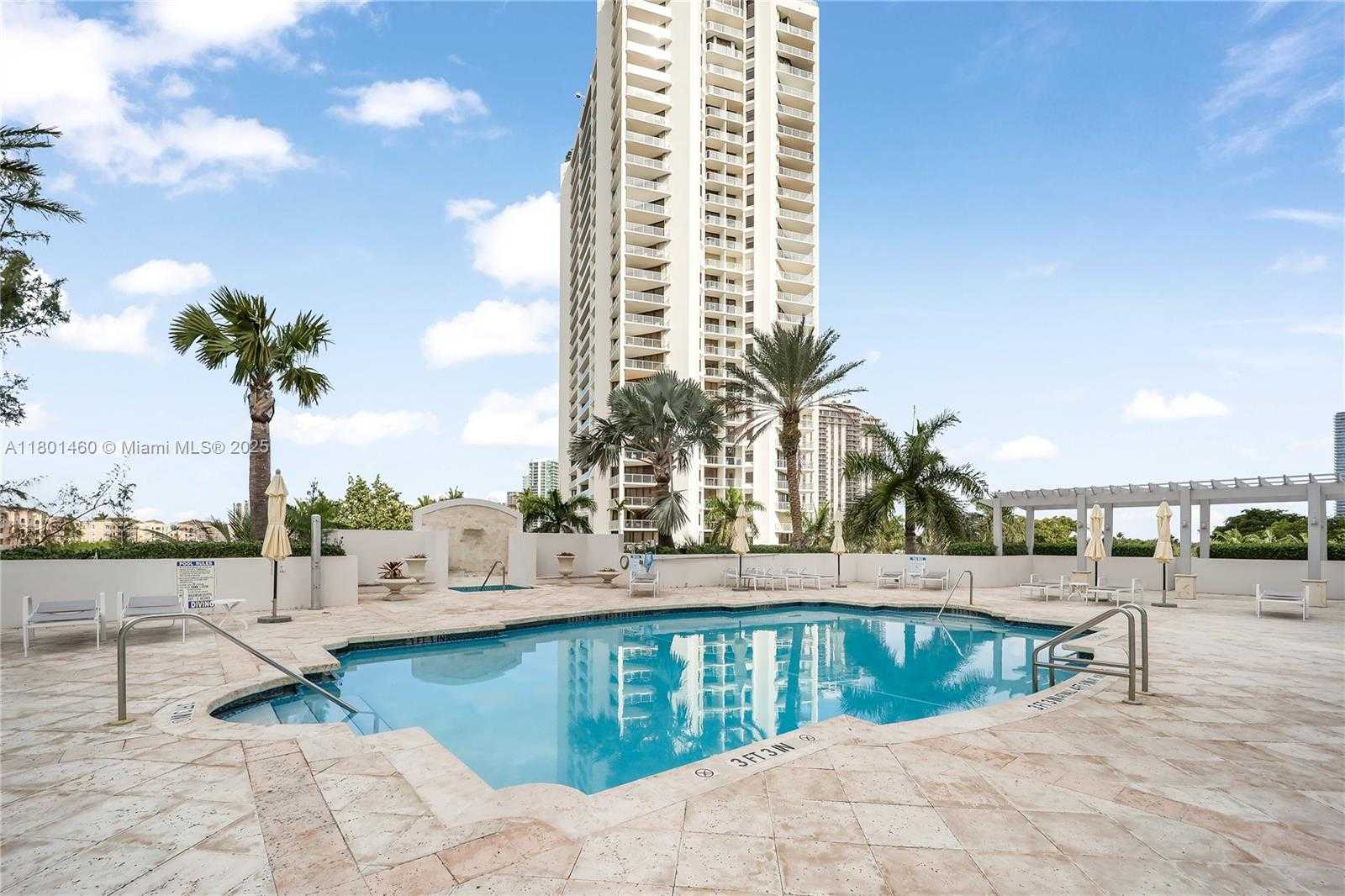 Small Image of 19400 TURNBERRY WAY #321, Aventura Number 24