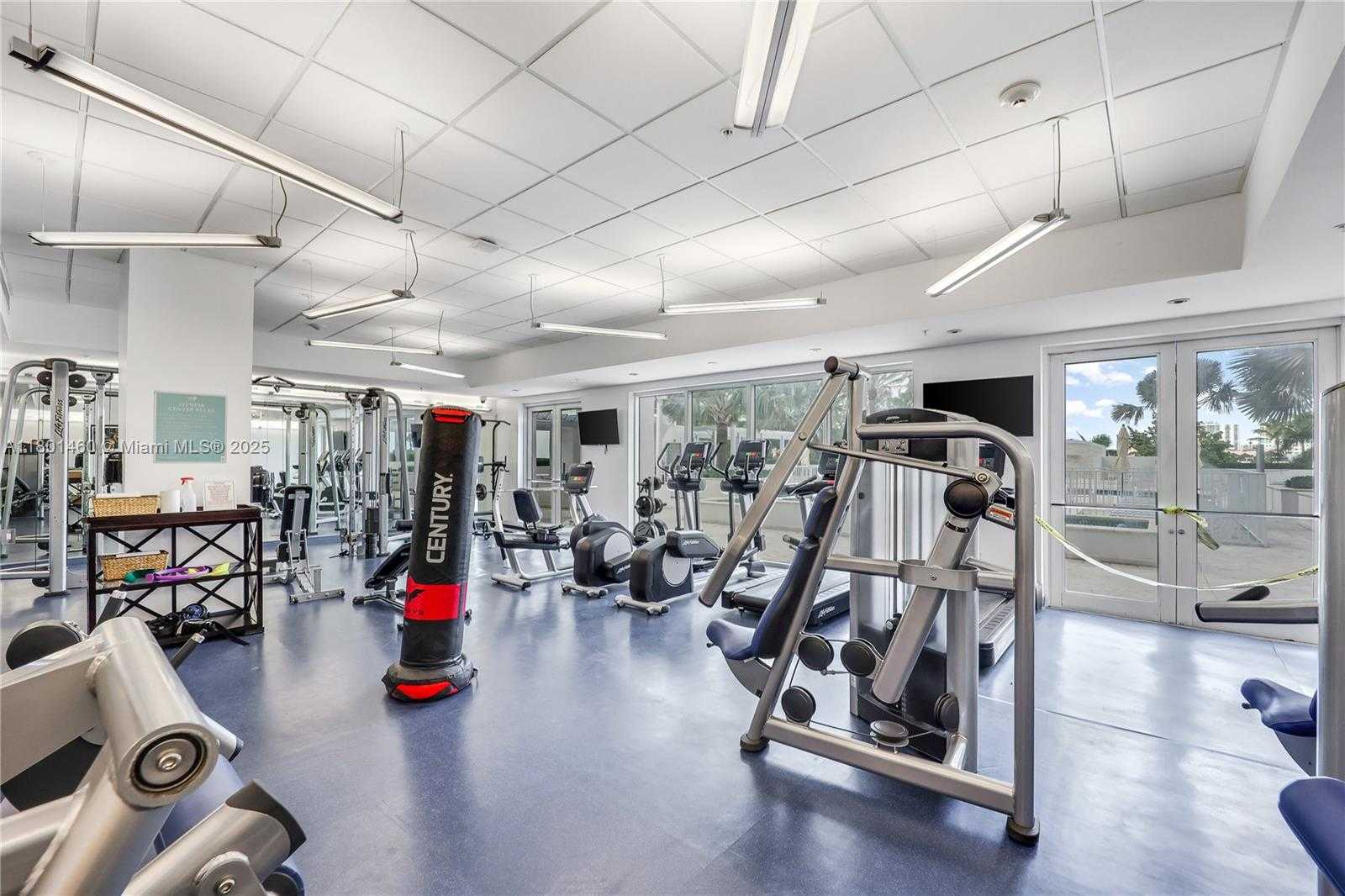 Small Image of 19400 TURNBERRY WAY #321, Aventura Number 25