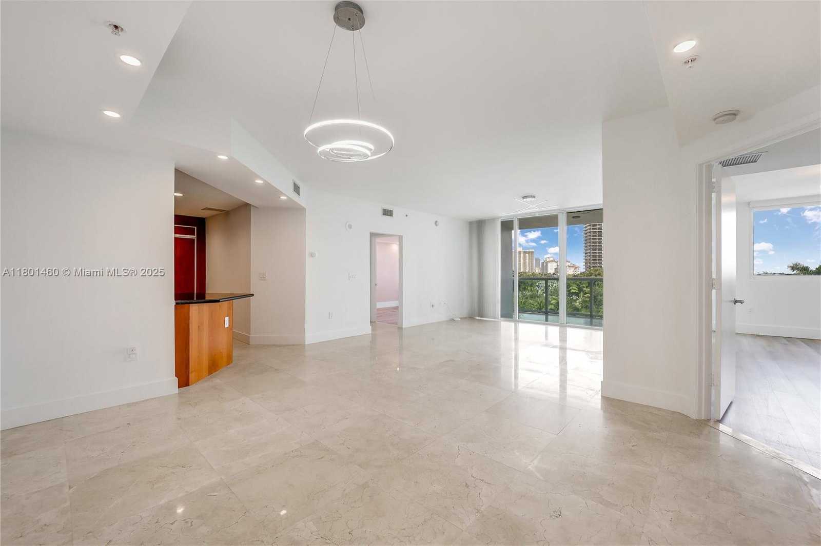 Small Image of 19400 TURNBERRY WAY #321, Aventura Number 6