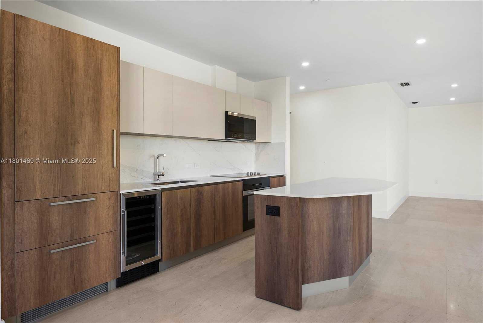 Small Image of 701 VALENCIA AVE #403, Coral Gables Number 7
