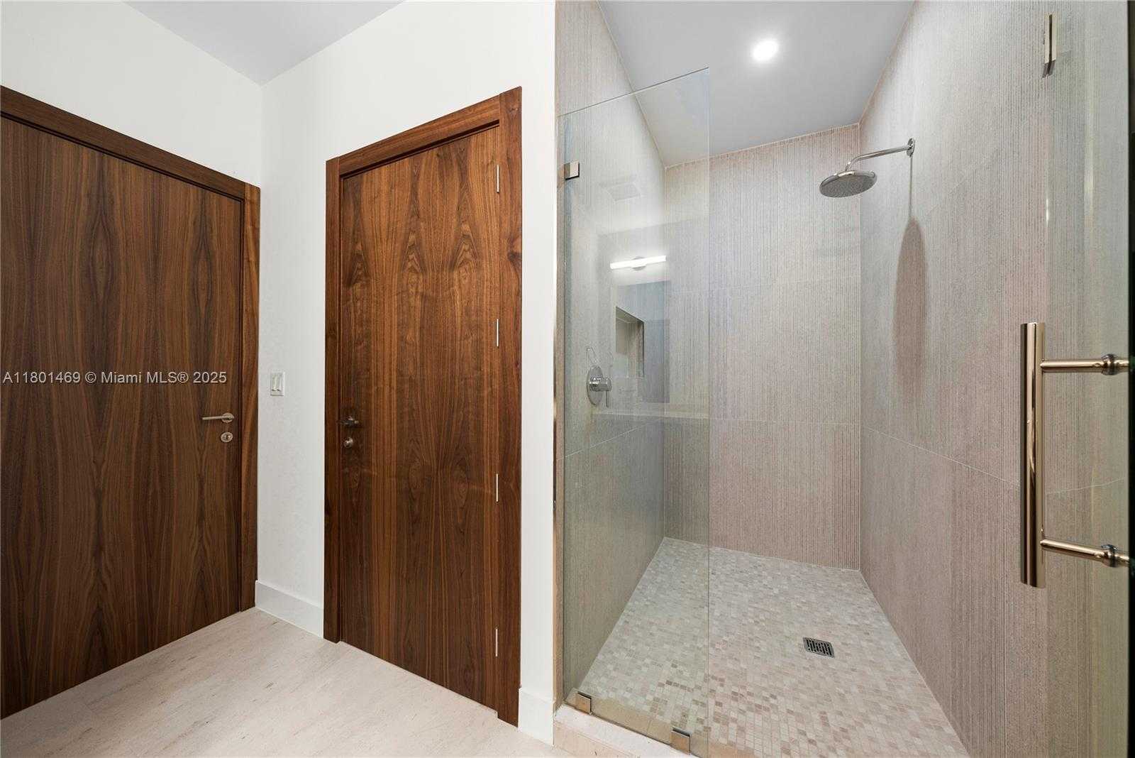 Small Image of 701 VALENCIA AVE #403, Coral Gables Number 9