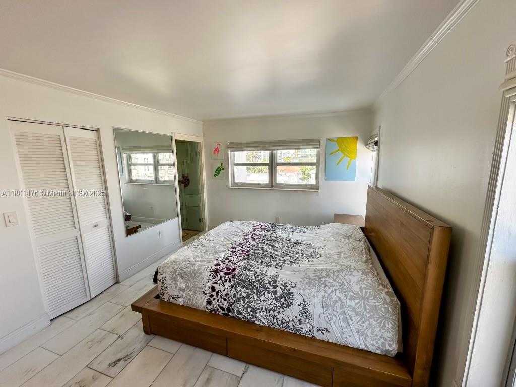 Small Image of 1300 ALTON RD #4A, Miami Beach Number 10