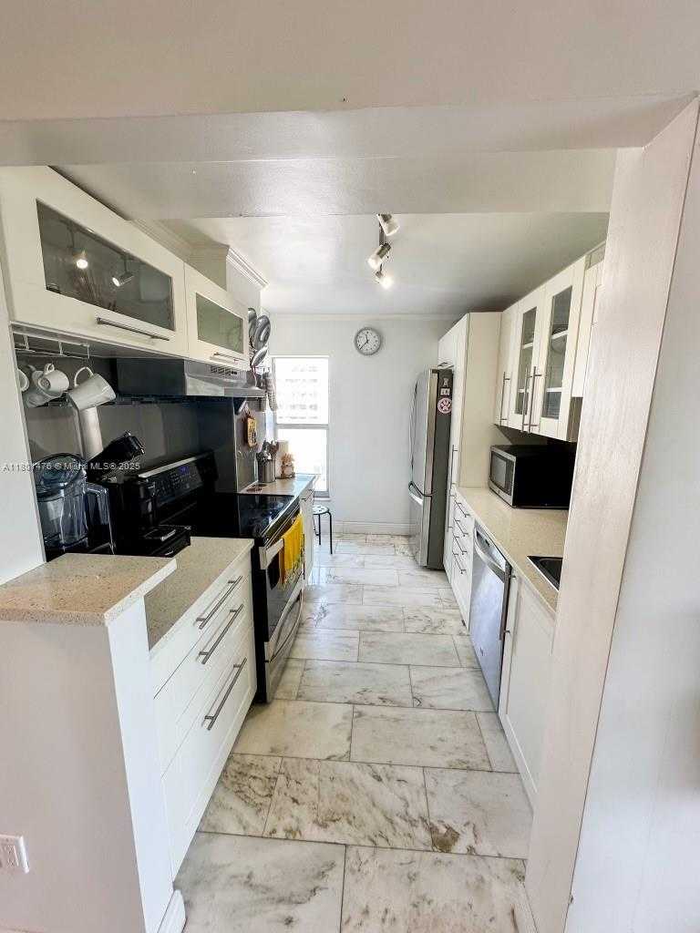 Small Image of 1300 ALTON RD #4A, Miami Beach Number 3