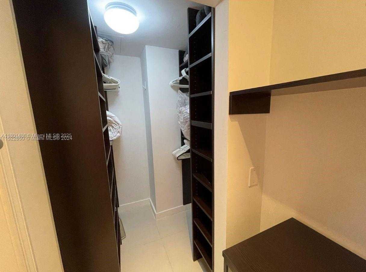 Small Image of 60 SOUTH WEST 13TH ST #1604, Miami Number 10