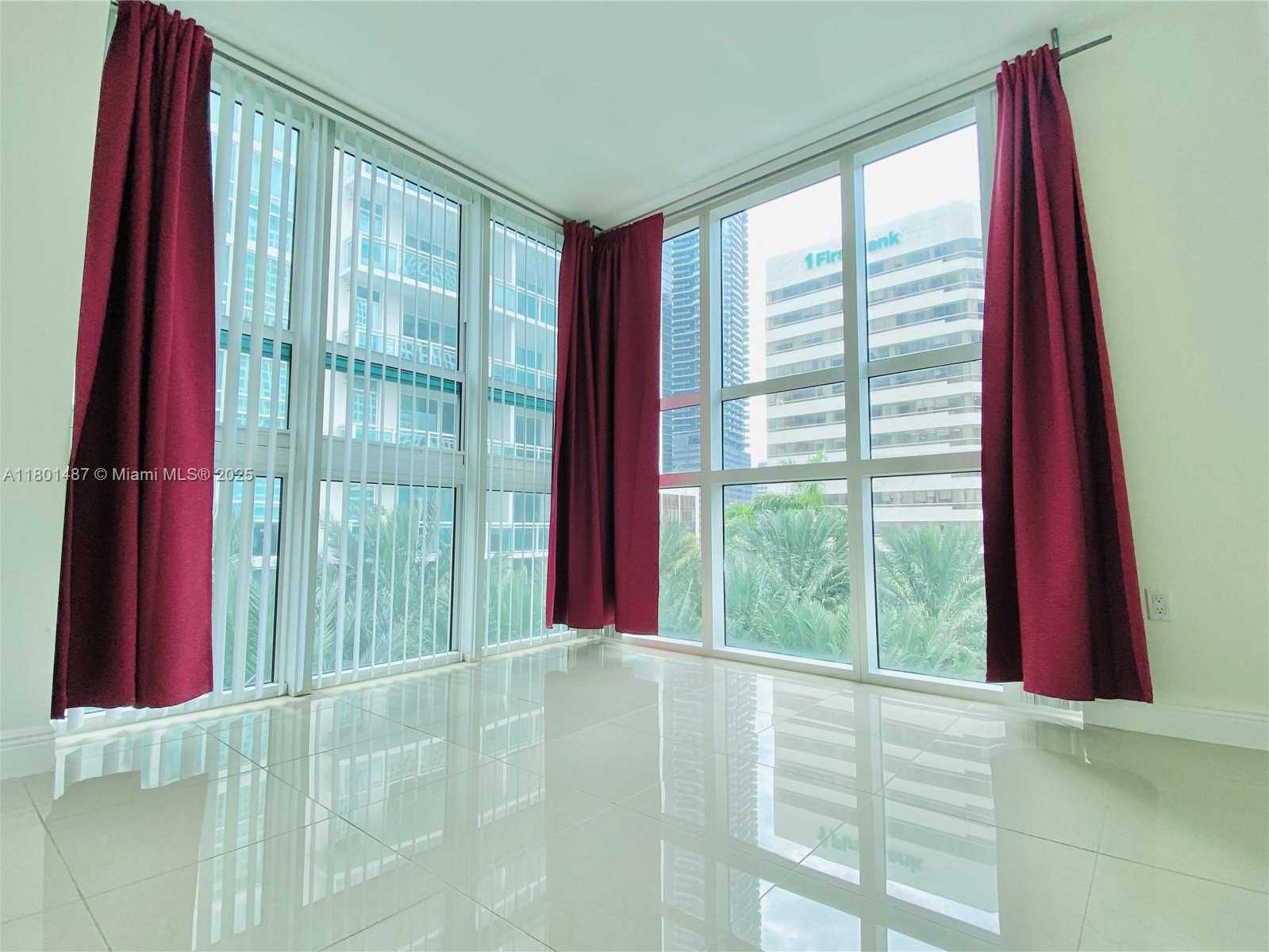 Small Image of 950 BRICKELL BAY DR #401, Miami Number 10