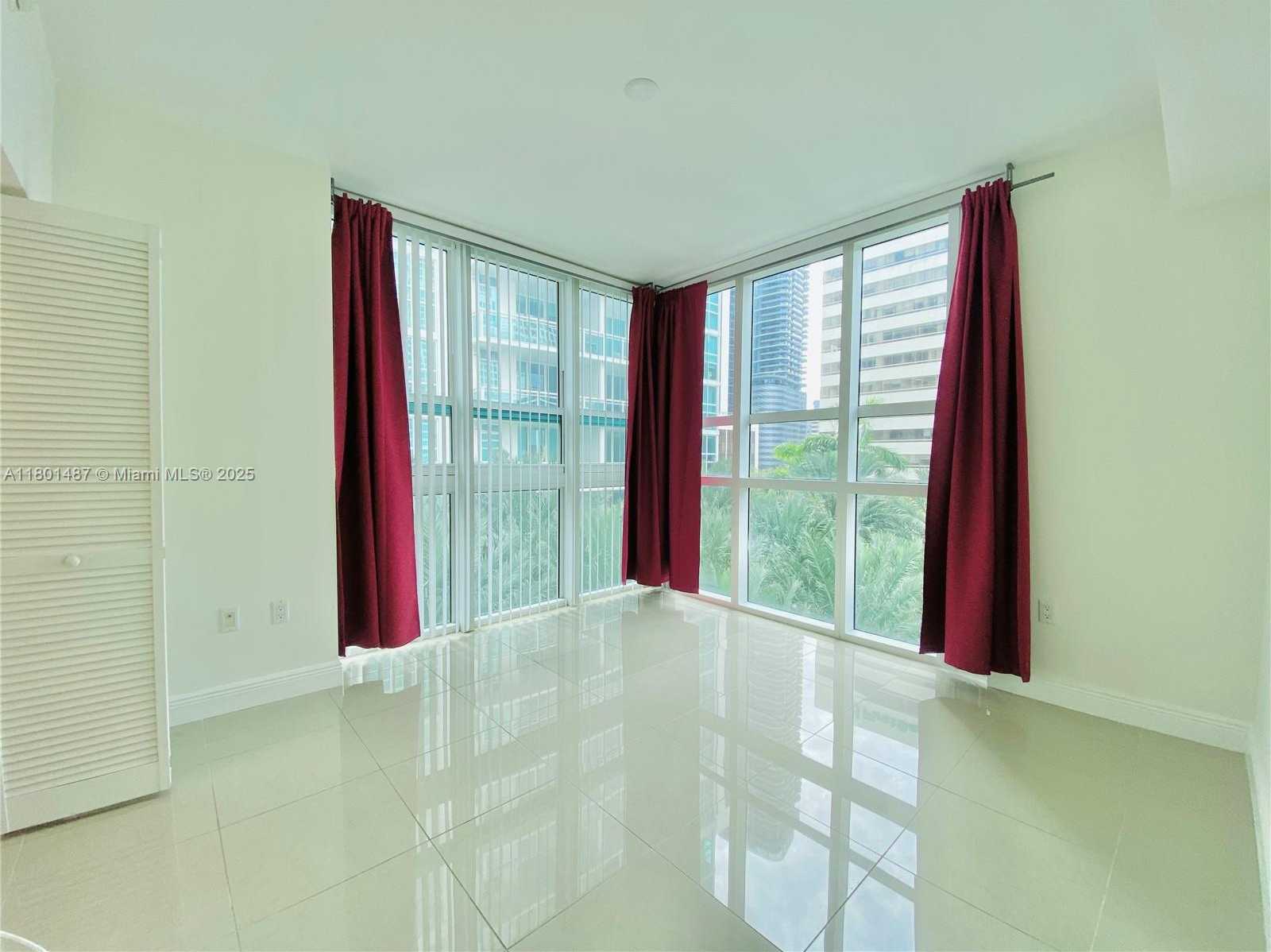 Small Image of 950 BRICKELL BAY DR #401, Miami Number 11