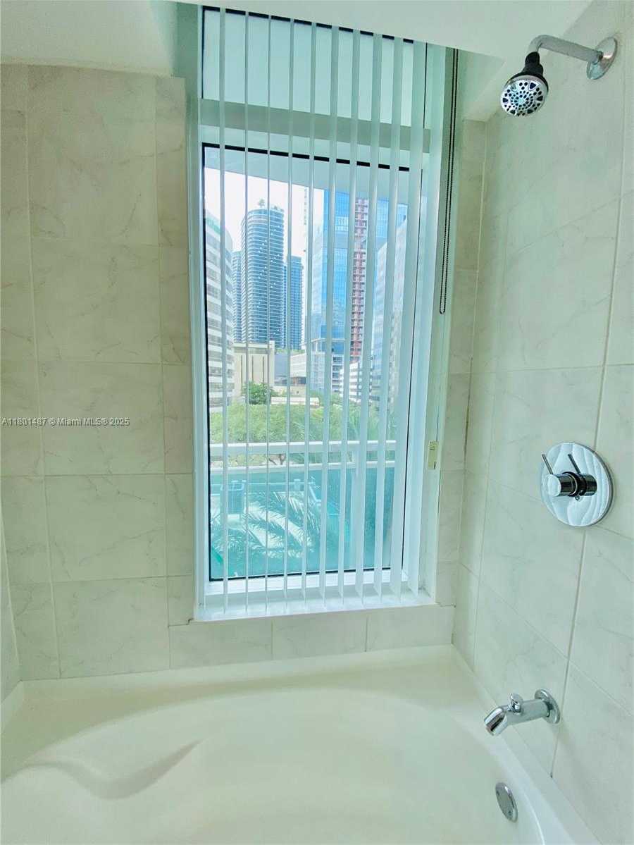 Small Image of 950 BRICKELL BAY DR #401, Miami Number 14