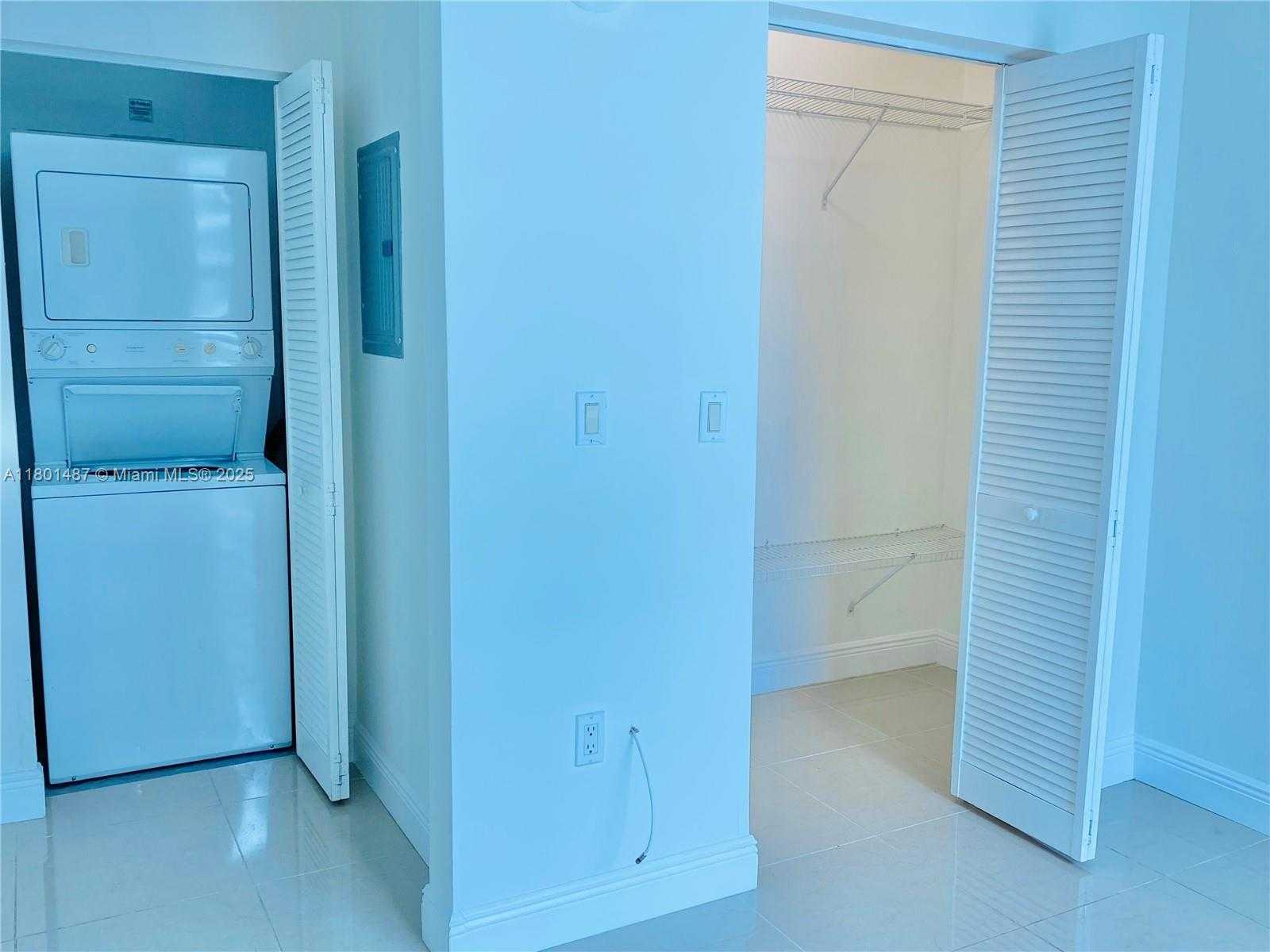 Small Image of 950 BRICKELL BAY DR #401, Miami Number 16