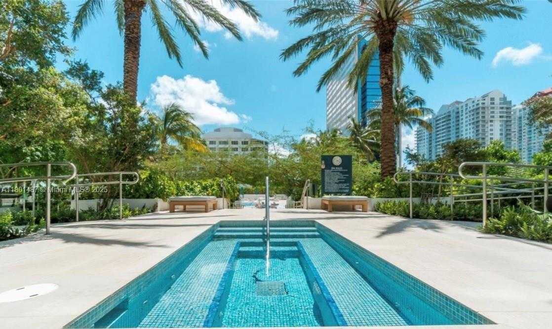 Small Image of 950 BRICKELL BAY DR #401, Miami Number 20
