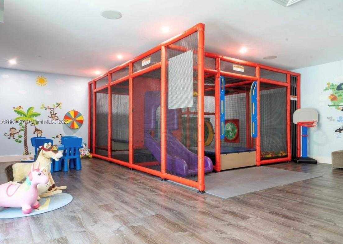 Small Image of 950 BRICKELL BAY DR #401, Miami Number 22